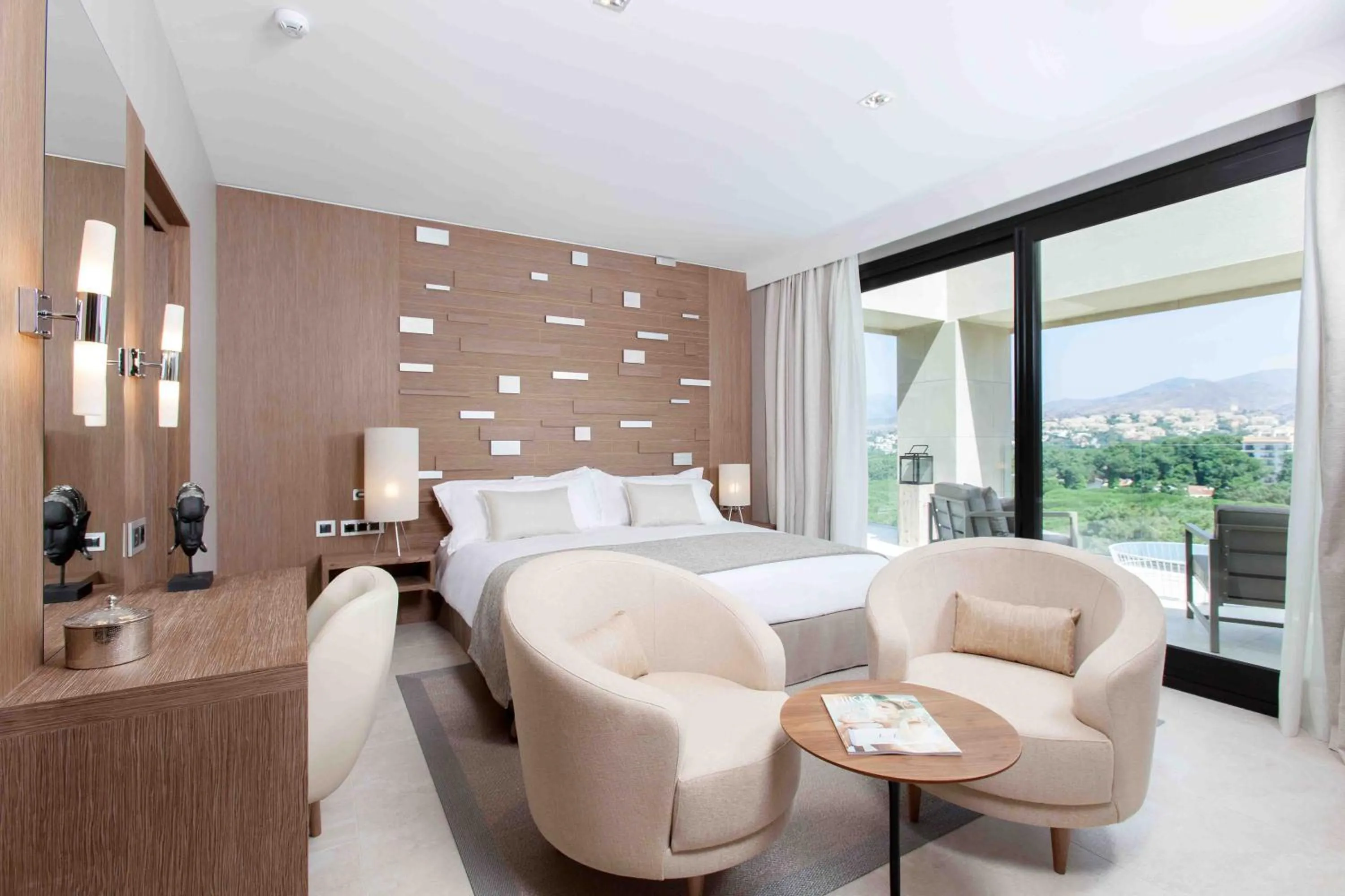 Photo of the whole room, Bed in Don Carlos Marbella