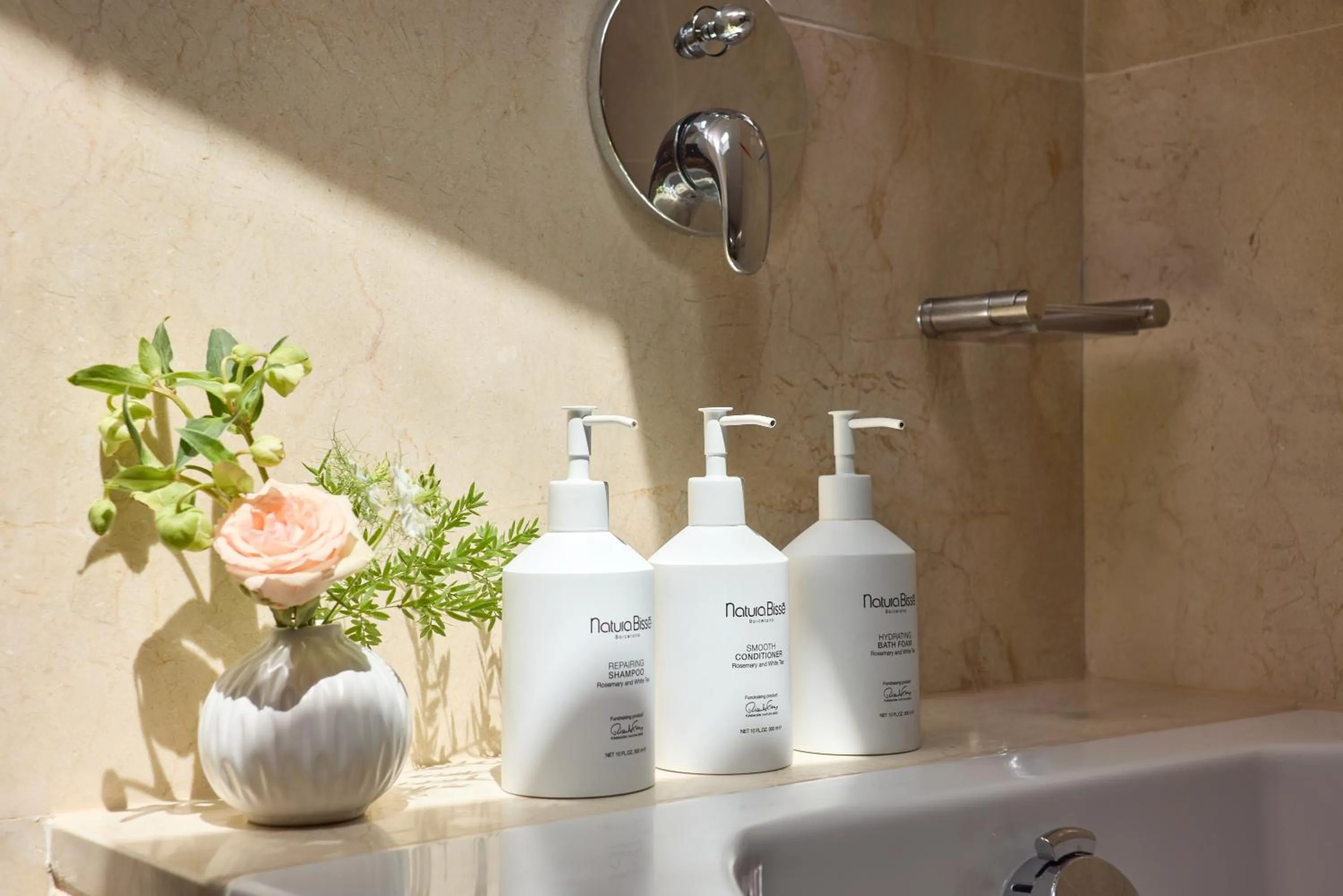 Bathroom in Don Carlos Marbella