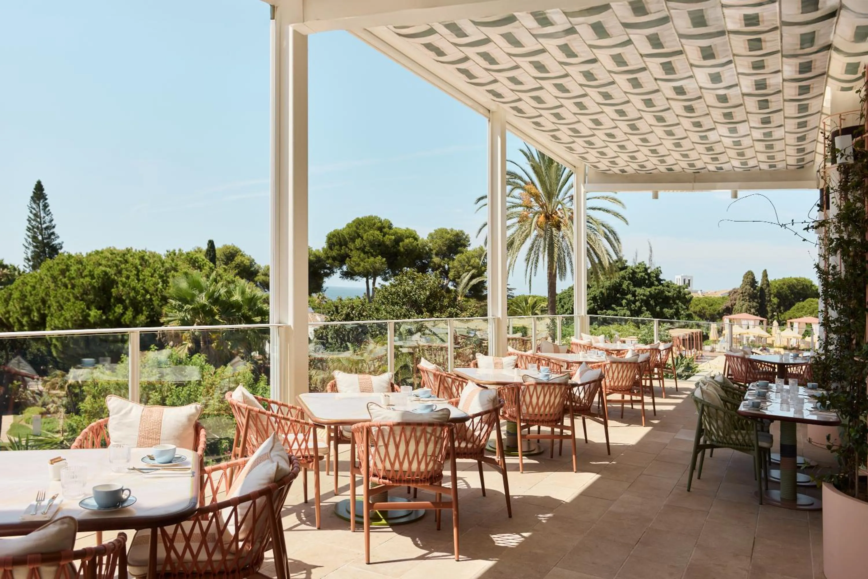 Restaurant/places to eat in Don Carlos Marbella