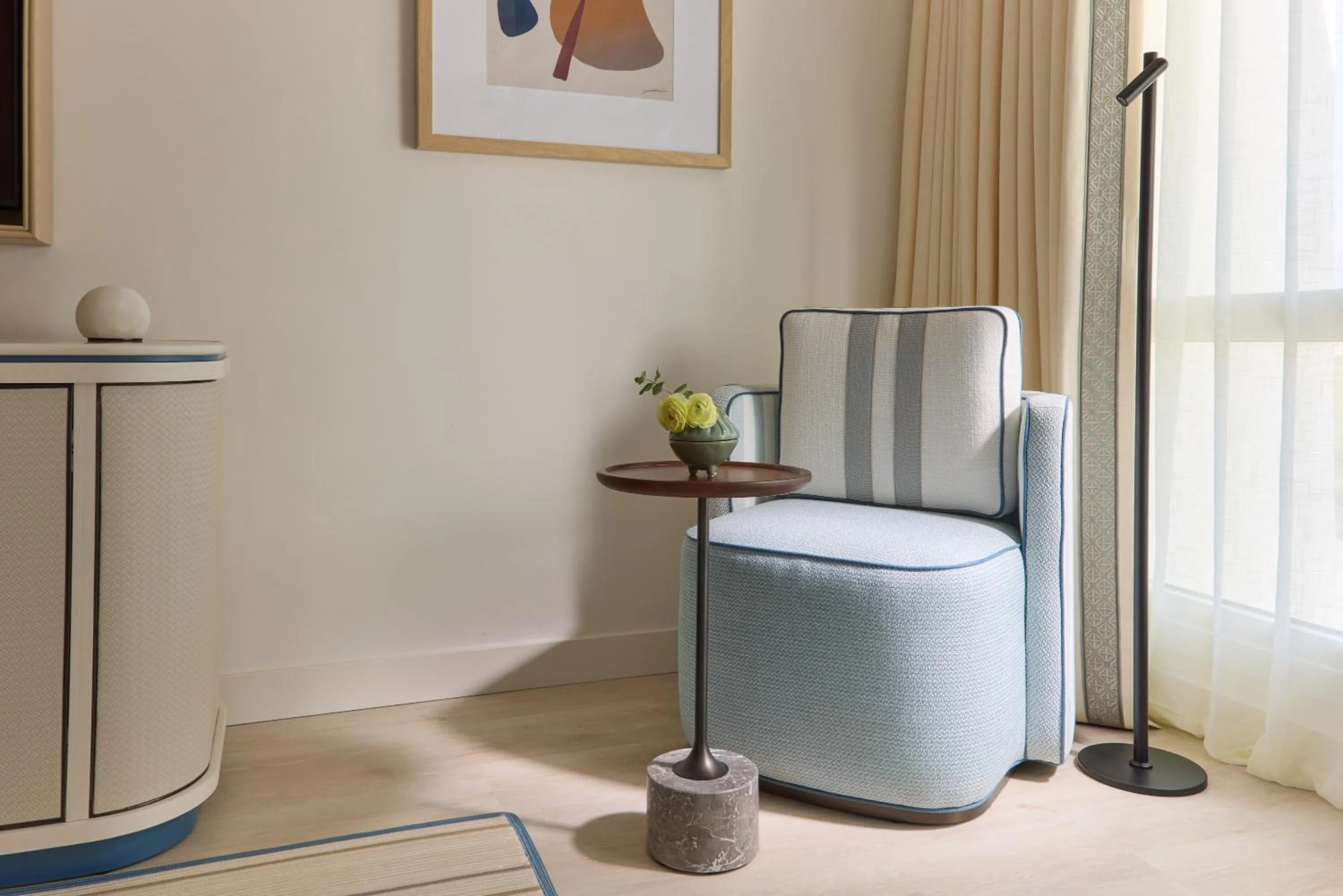 Seating area in Don Carlos Marbella