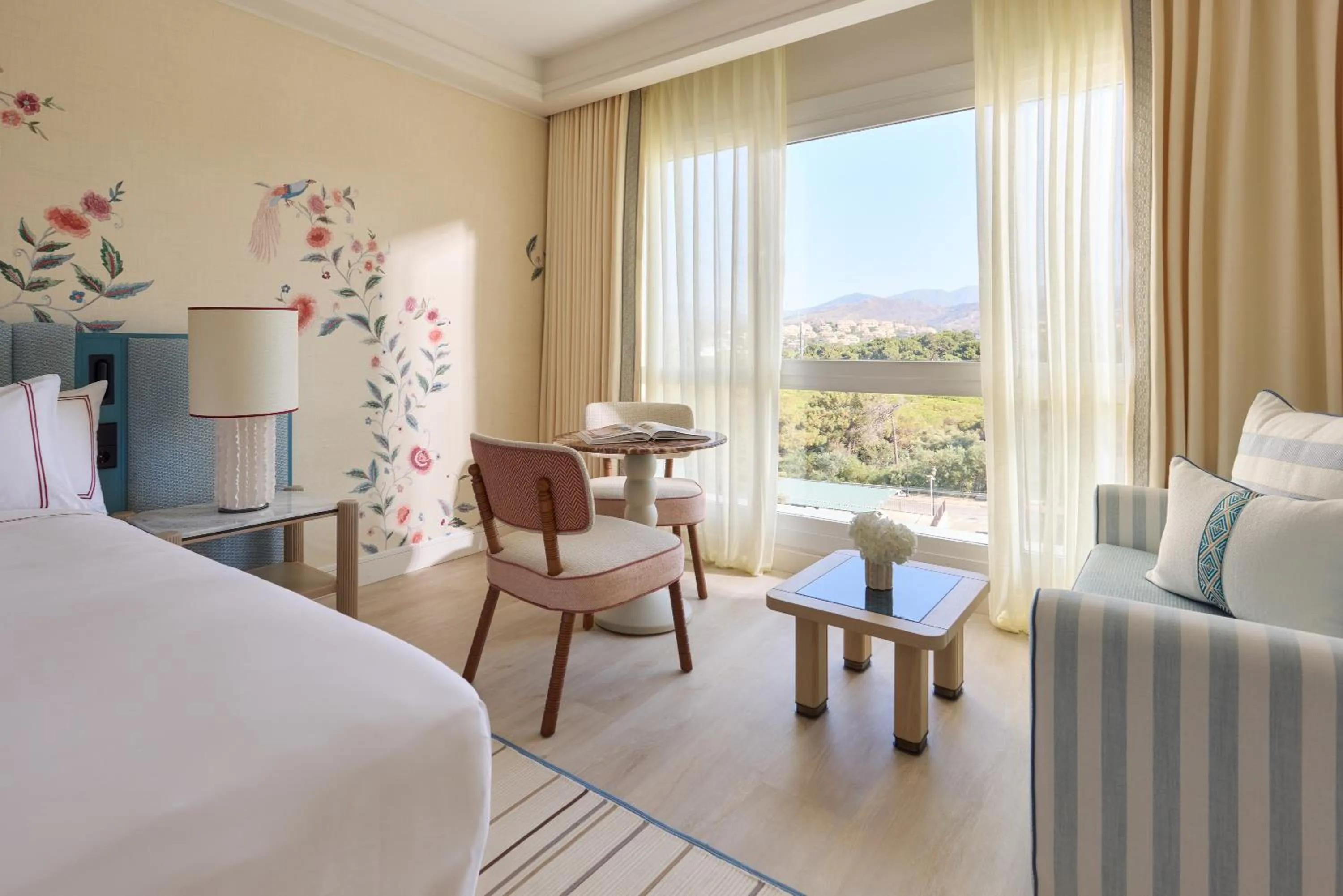 Photo of the whole room, Bed in Don Carlos Marbella