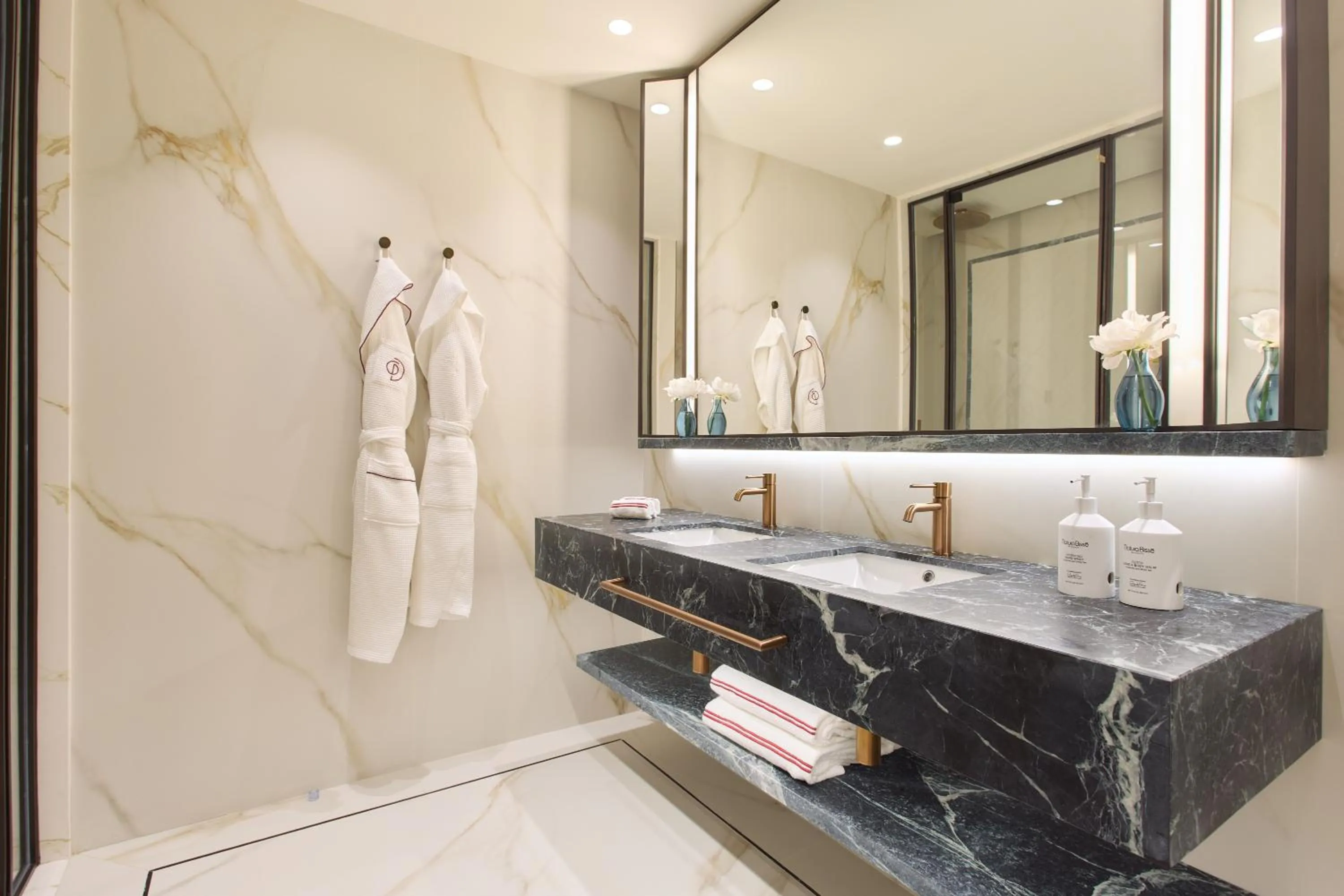 Bathroom in Don Carlos Marbella