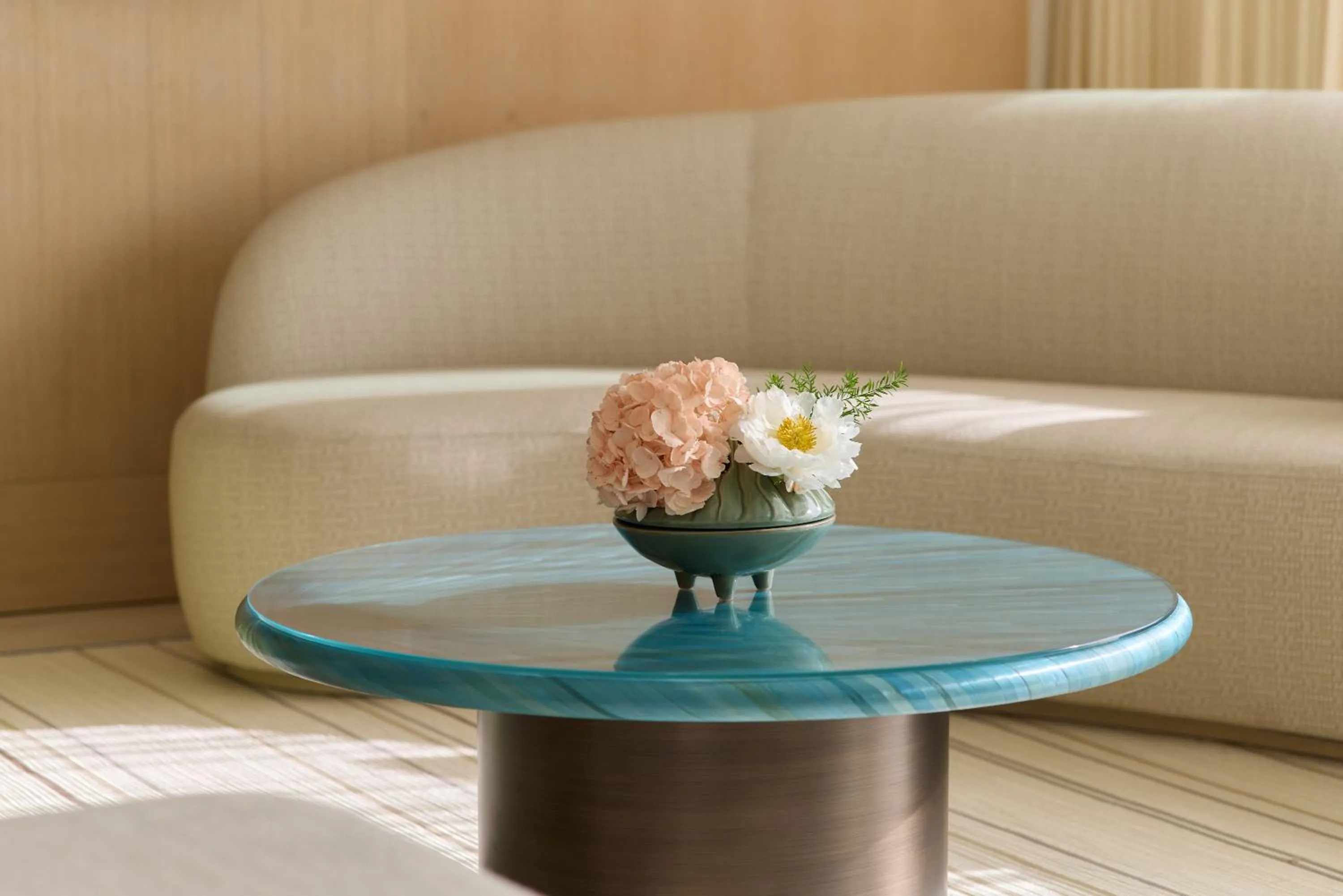 Seating area in Don Carlos Marbella