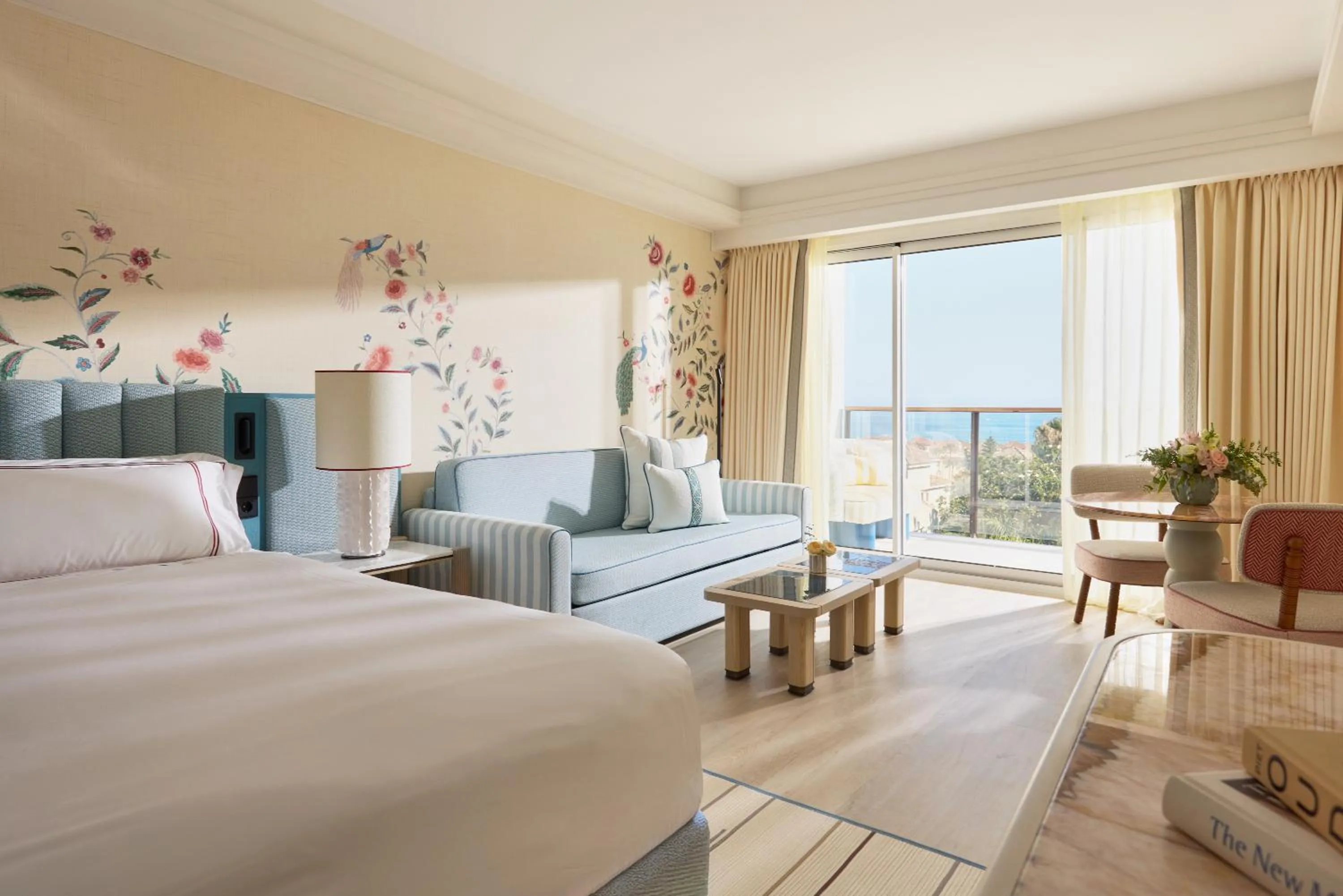 Photo of the whole room, Bed in Don Carlos Marbella