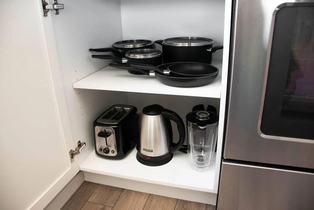 Kitchen or kitchenette in Bright Luxe Condo, AC, Top Floor, King Bed, Balcony!