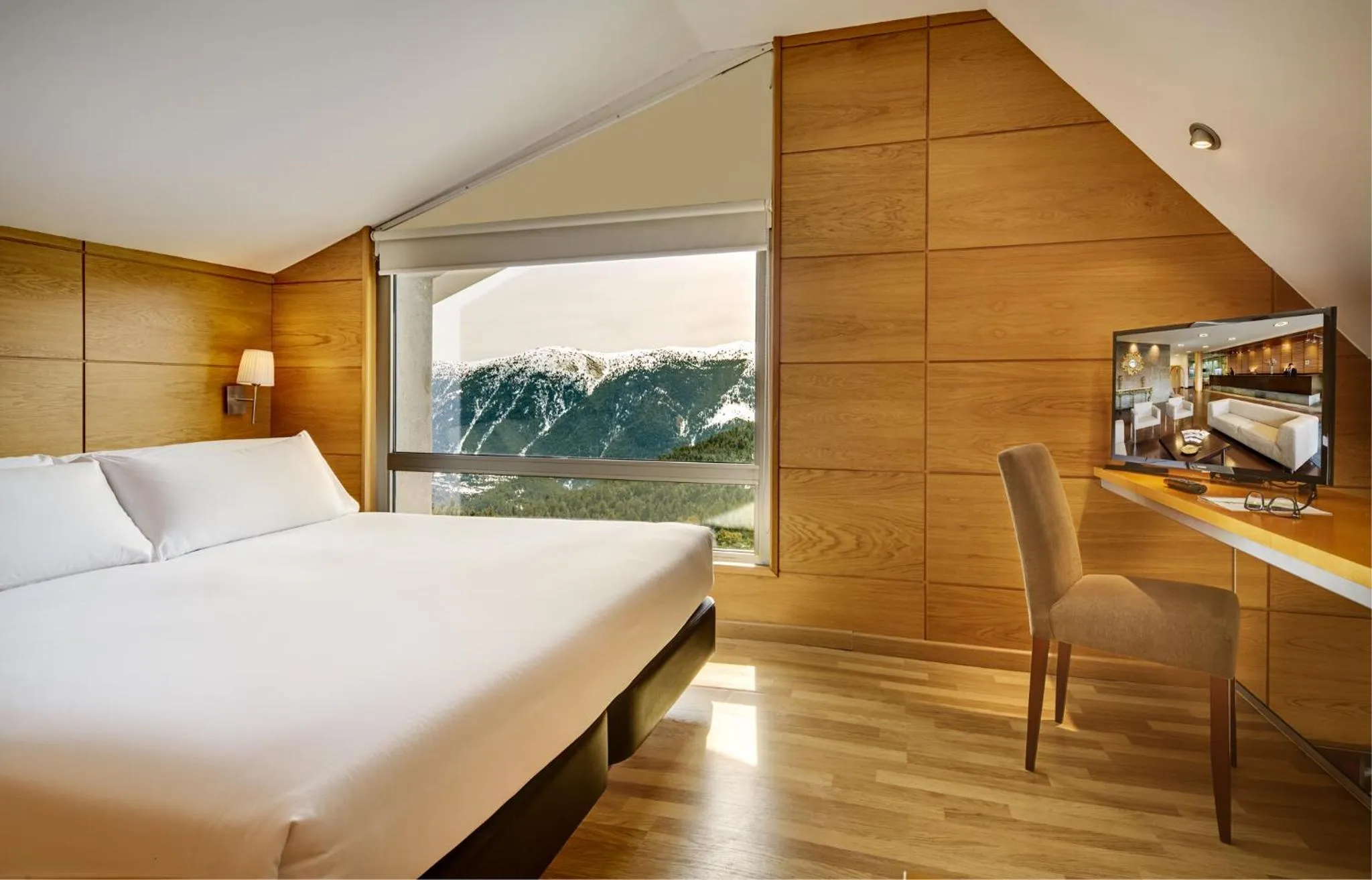 Photo of the whole room, Bed in Hotel & Spa La Collada