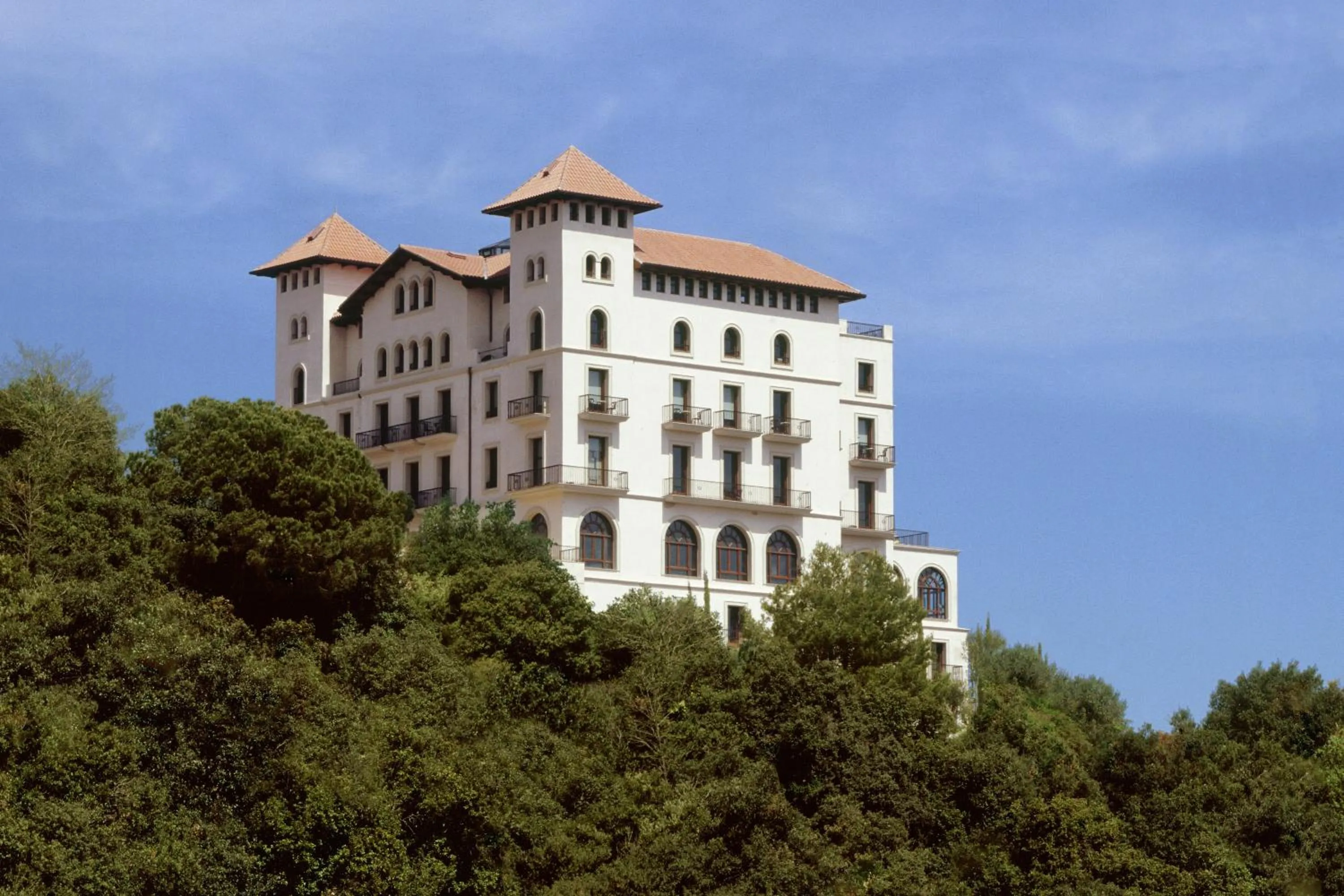 Property building in Gran Hotel La Florida G.L Monumento