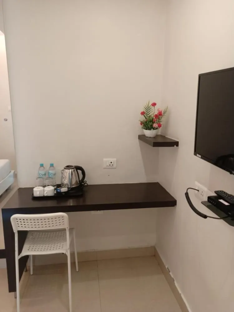 TV and multimedia in Yuvraj Palace Inn