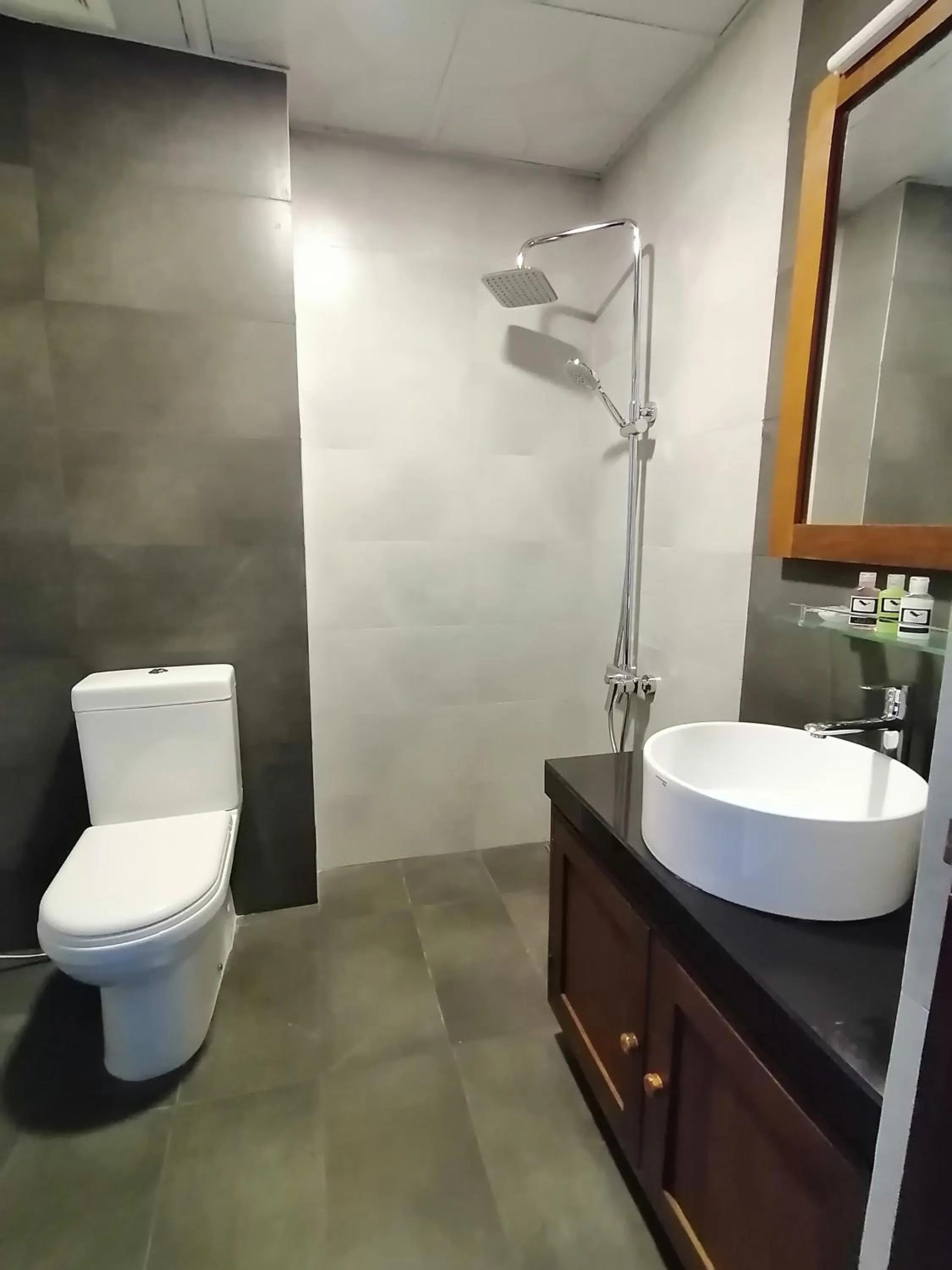 Bathroom in ARA Beach Resort Mirissa