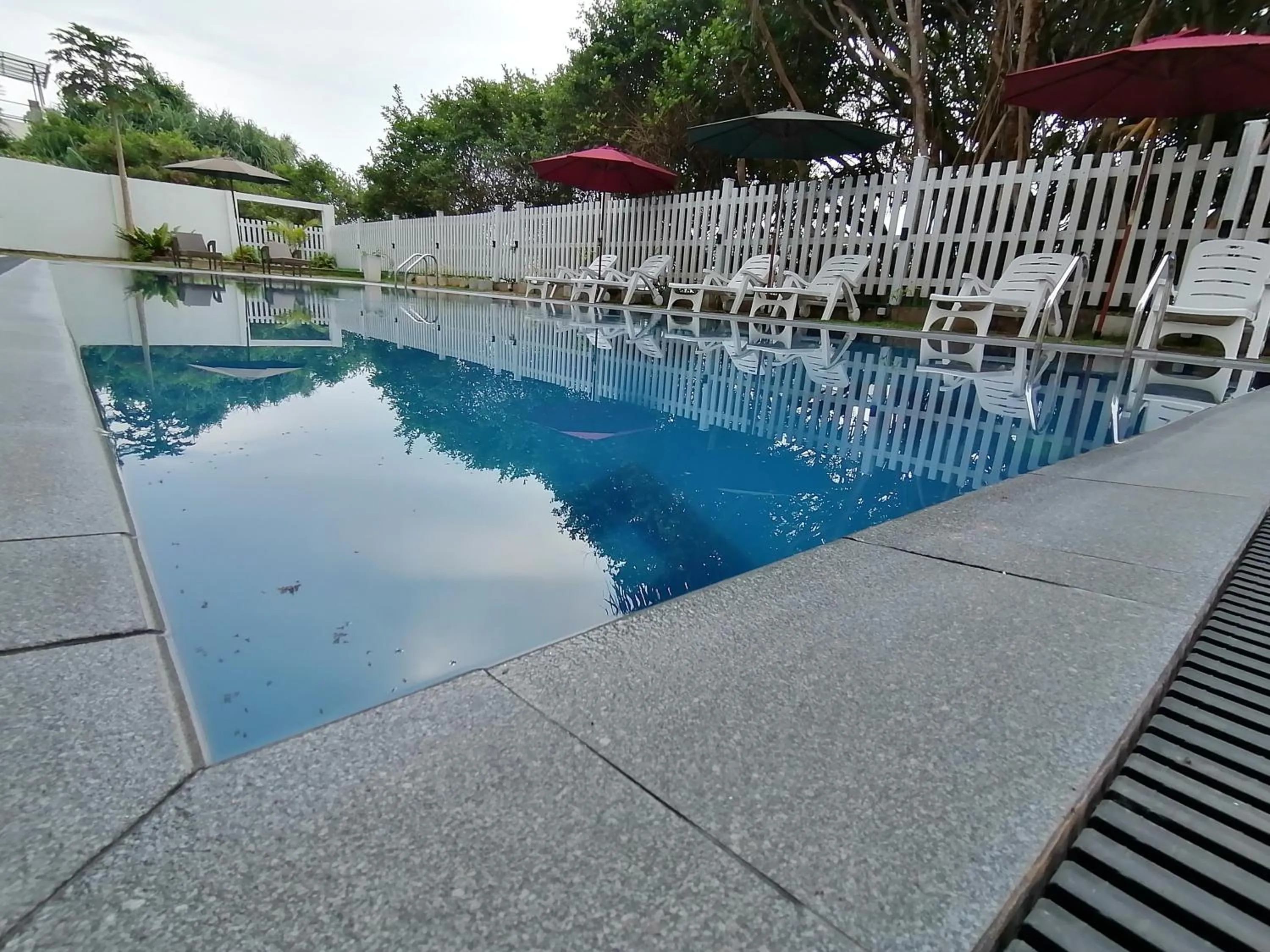 Pool view in ARA Beach Resort Mirissa