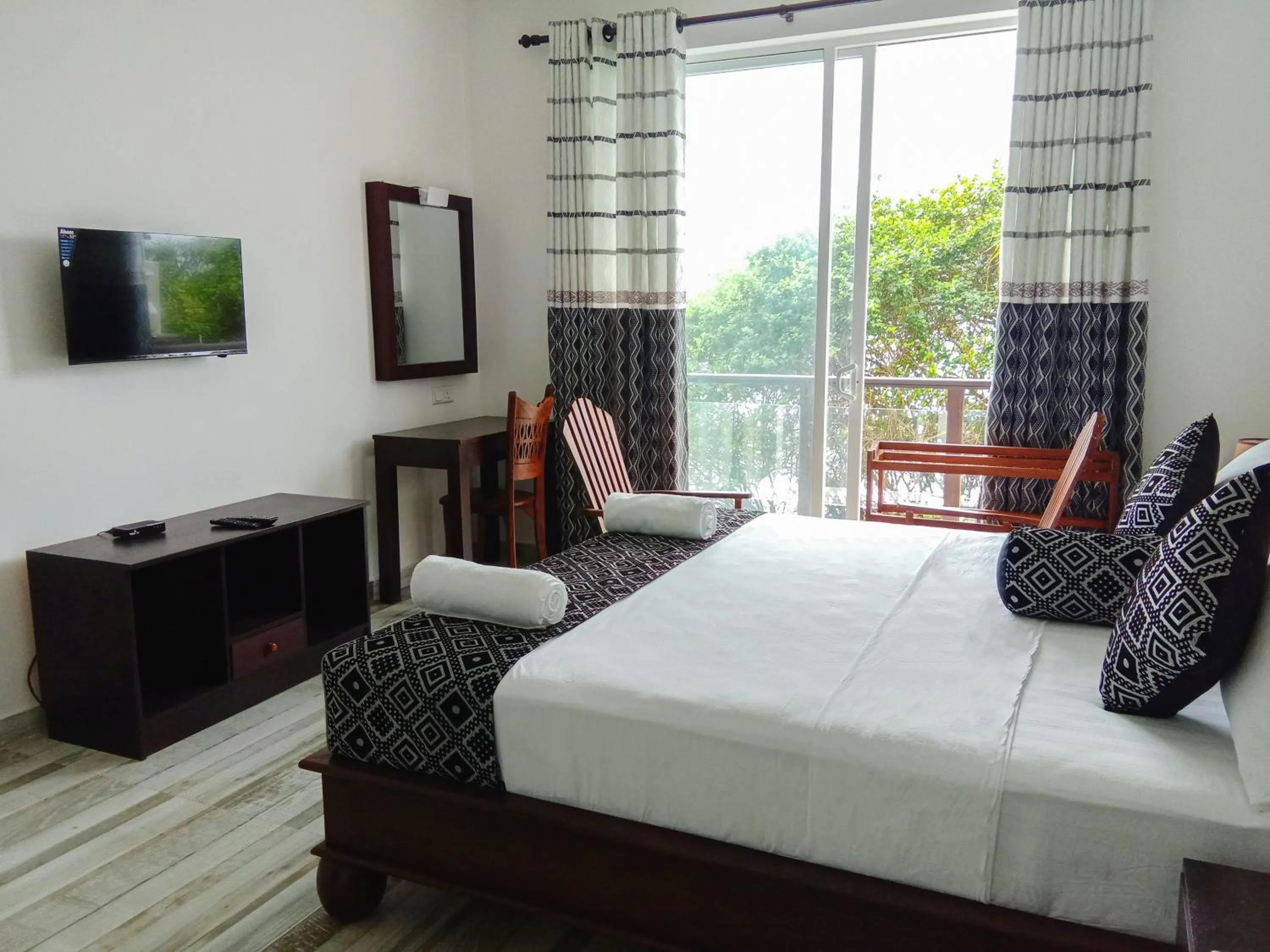 Bedroom, Bed in ARA Beach Resort Mirissa