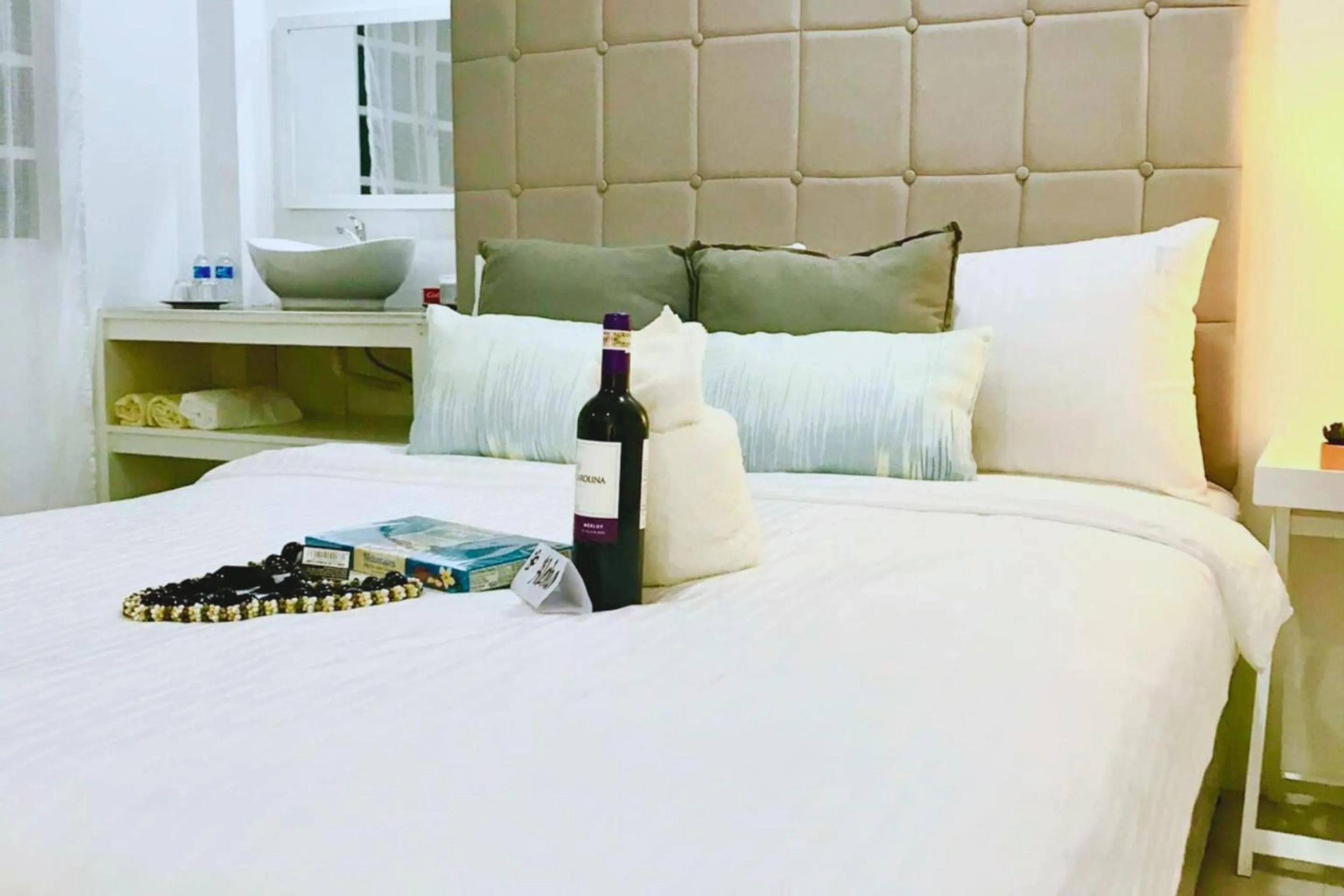 Bed in Kehalani Beach Resort by Cocotel