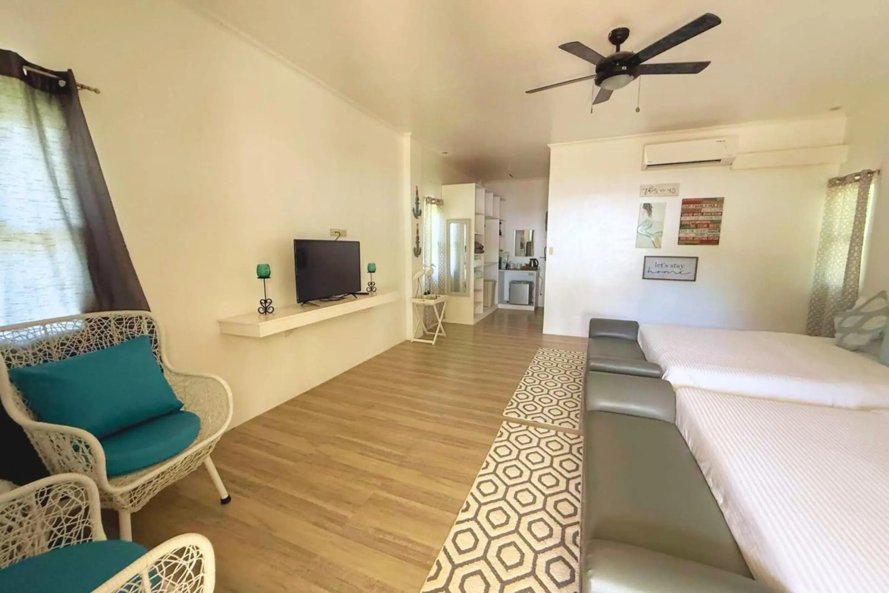 Bedroom, Bed in Kehalani Beach Resort by Cocotel Bedroom, Bed in Kehalani Beach Resort by Cocotel