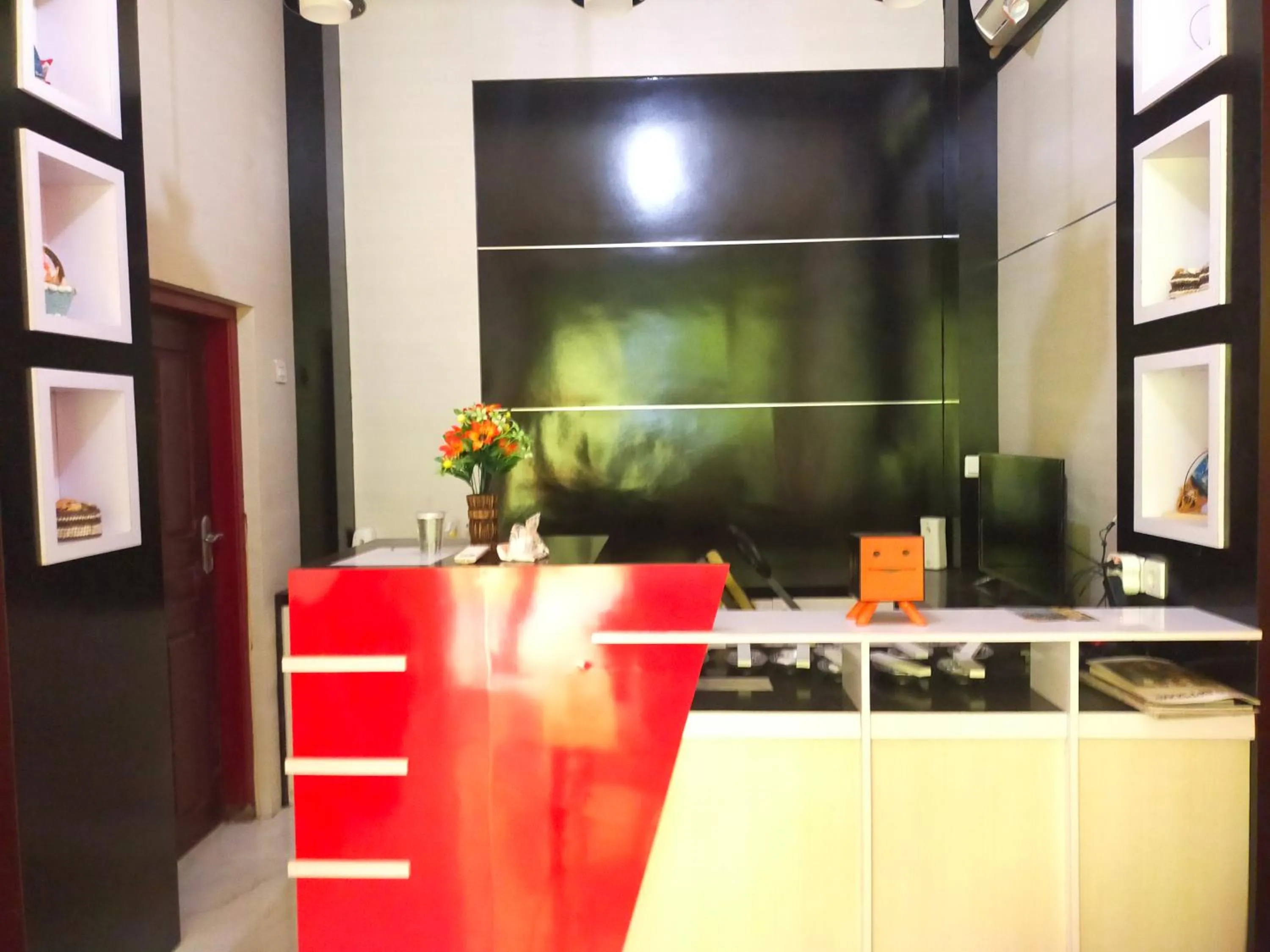 Lobby or reception in Inawa Homestay Syariah