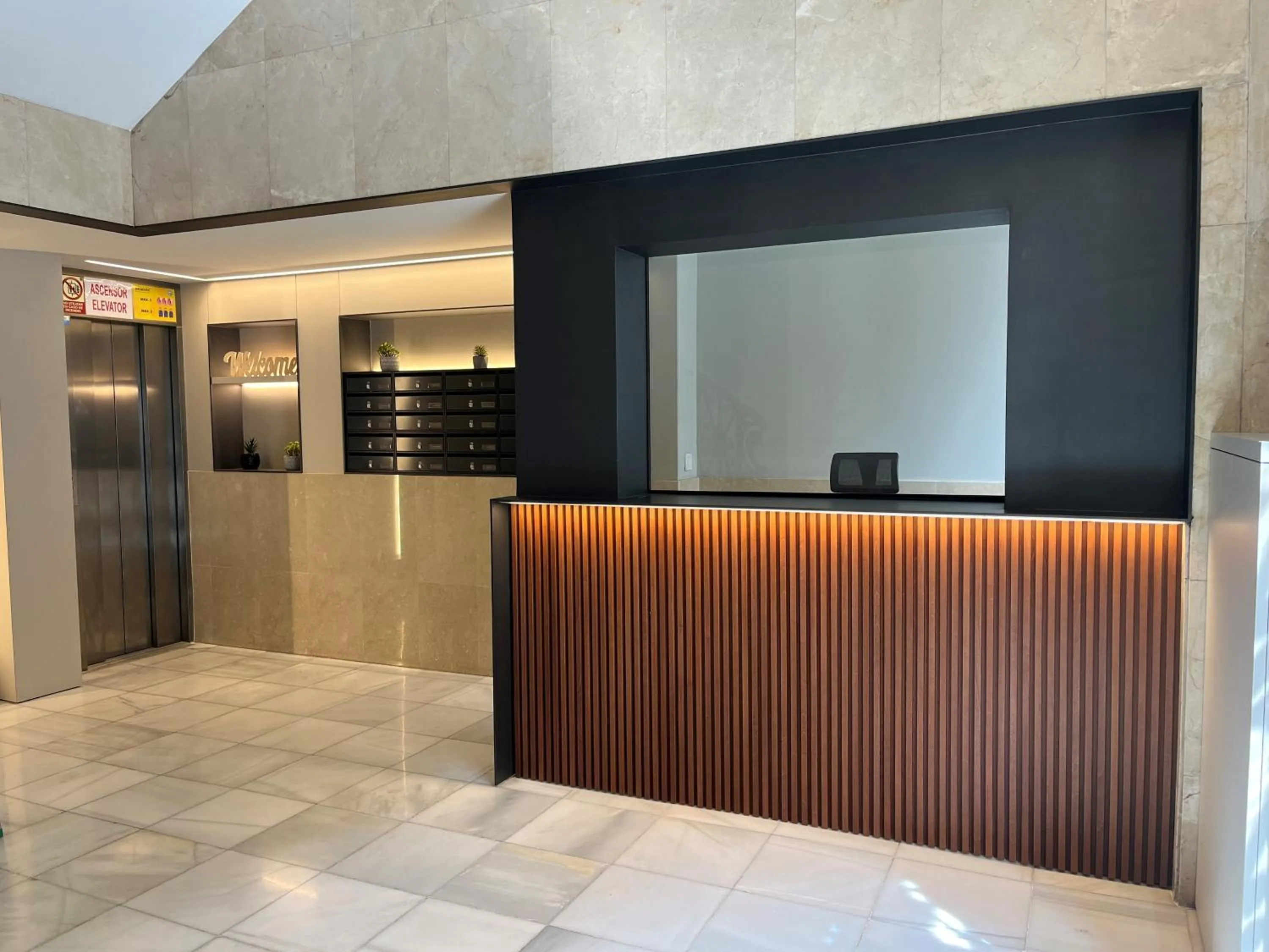 Lobby or reception in Feelathome Center Apartments