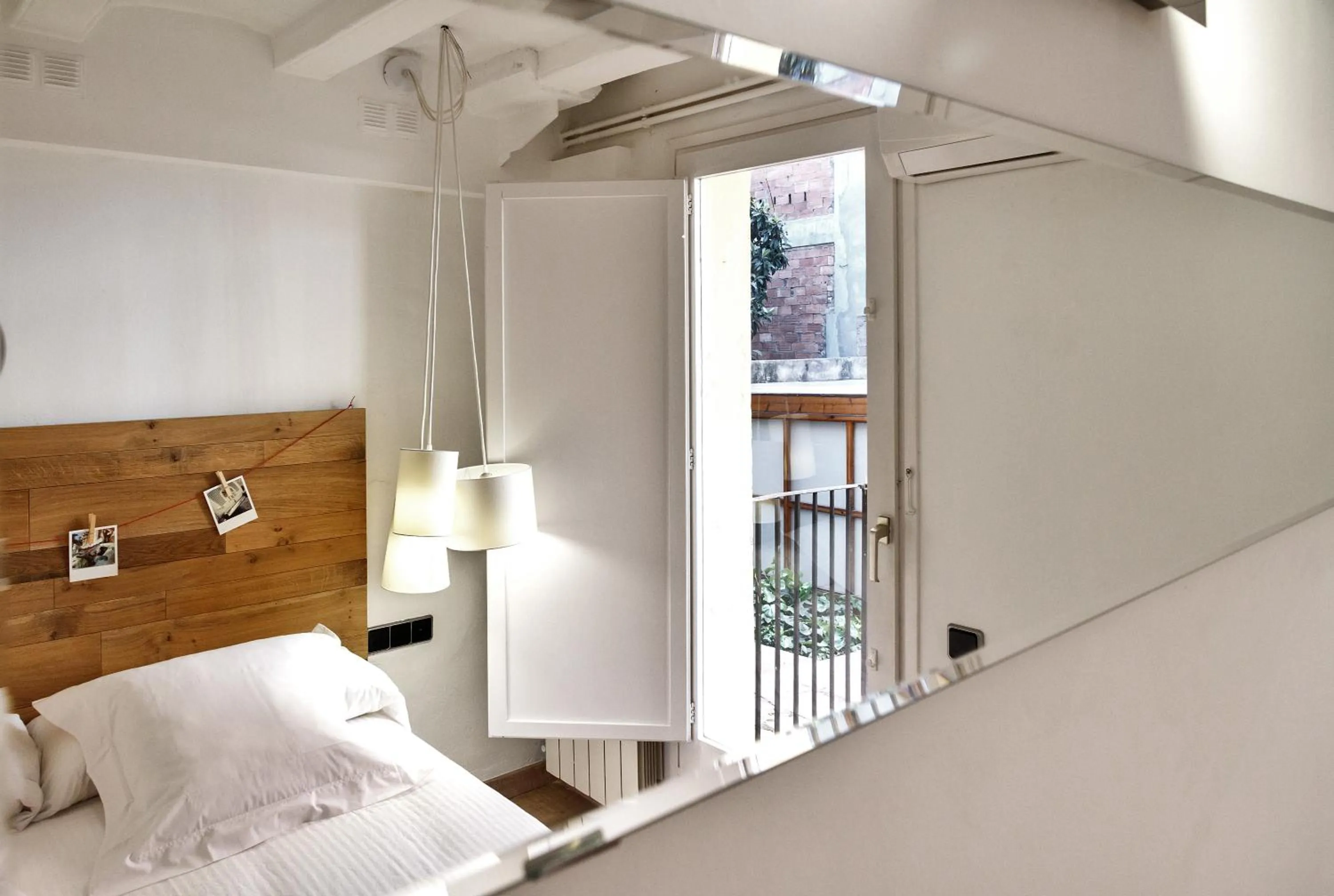 Photo of the whole room, Bed in Feelathome Center Apartments