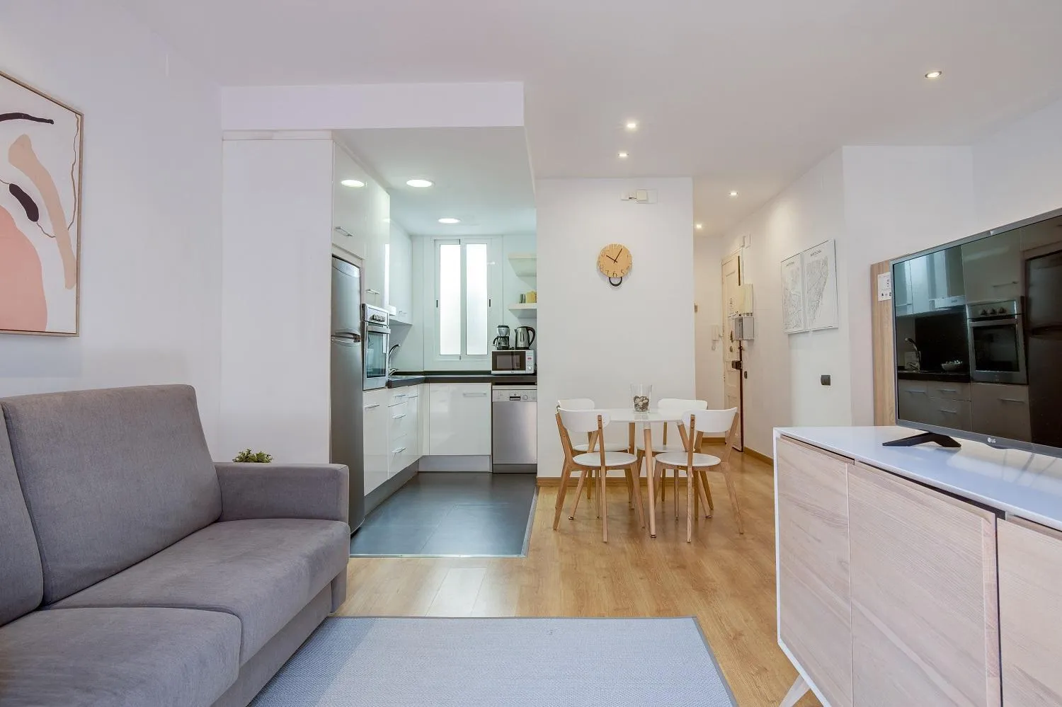 Kitchen or kitchenette in Feelathome Center Apartments