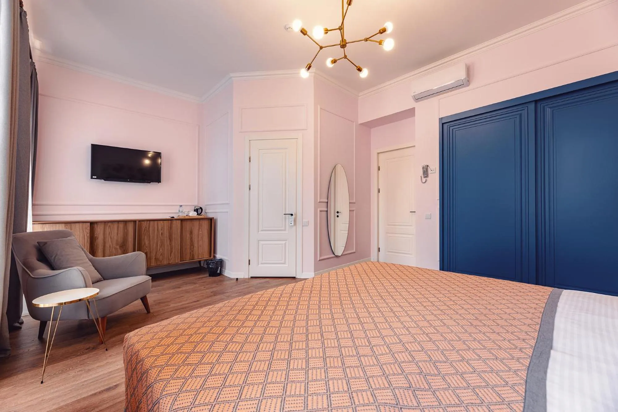 TV and multimedia, Bed in Boutique Hotel Manufactura