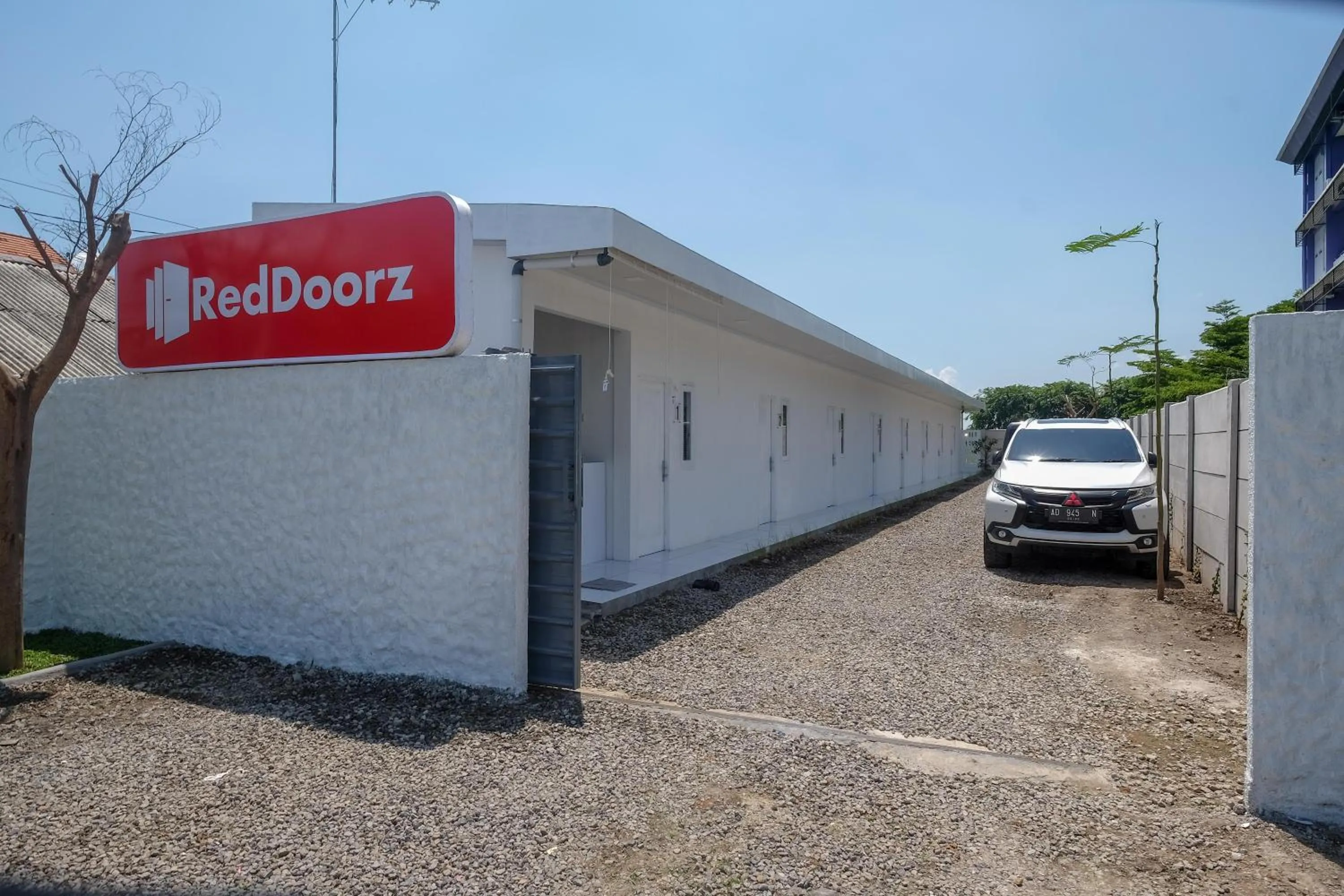 Property building in RedDoorz near Tugu Kartasura