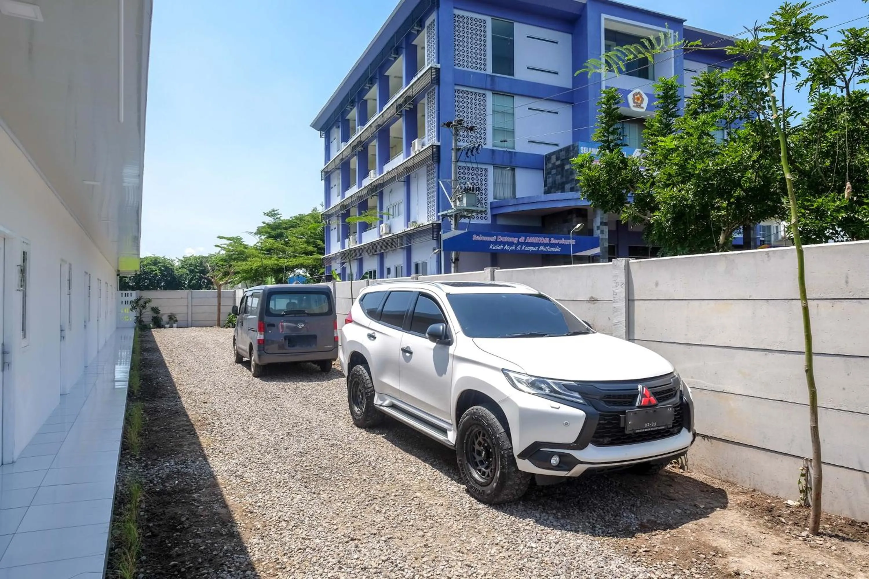 Property building in RedDoorz near Tugu Kartasura
