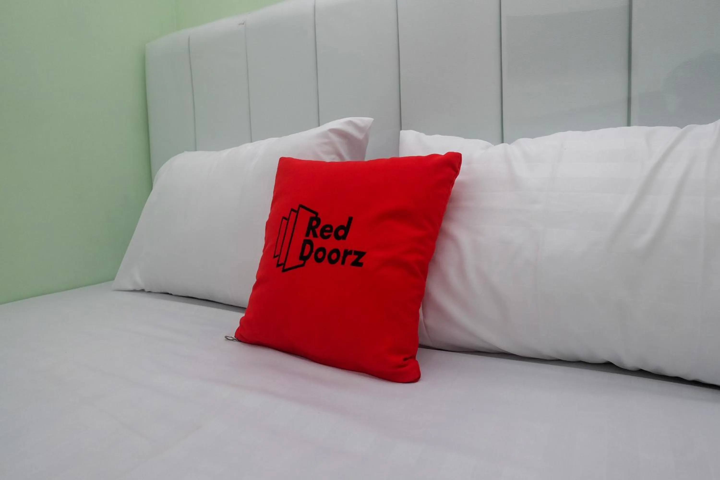 Bedroom, Bed in RedDoorz near Tugu Kartasura