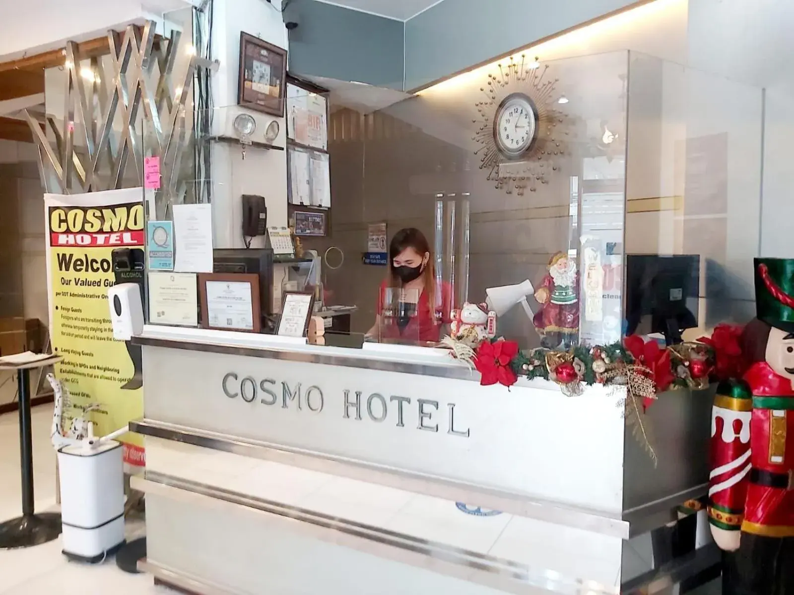 Lobby or reception in Cosmo Hotel Espana Near Ust Lobby or reception in Cosmo Hotel Espana Near Ust