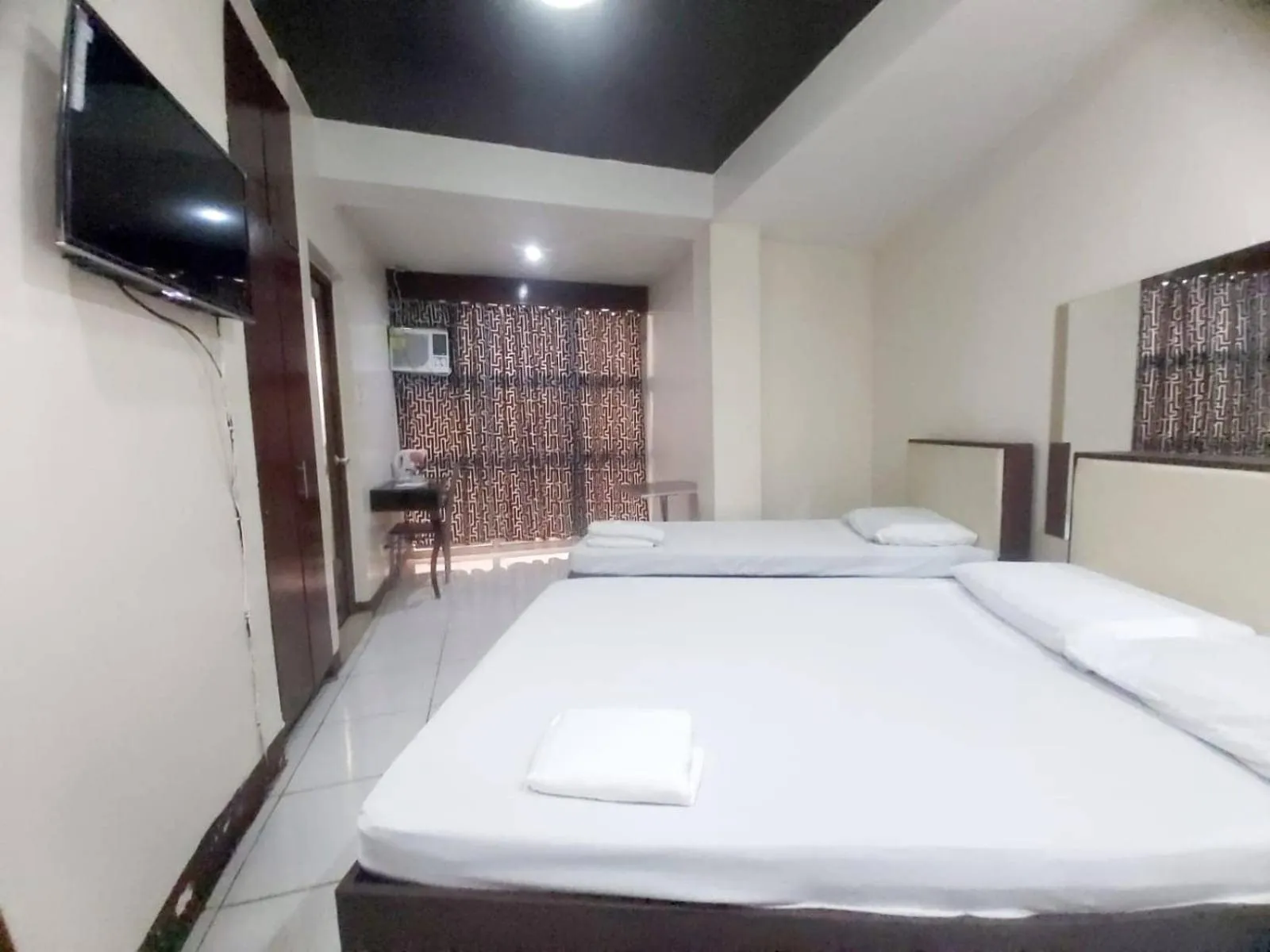 Bedroom, Bed in Cosmo Hotel Espana Near Ust