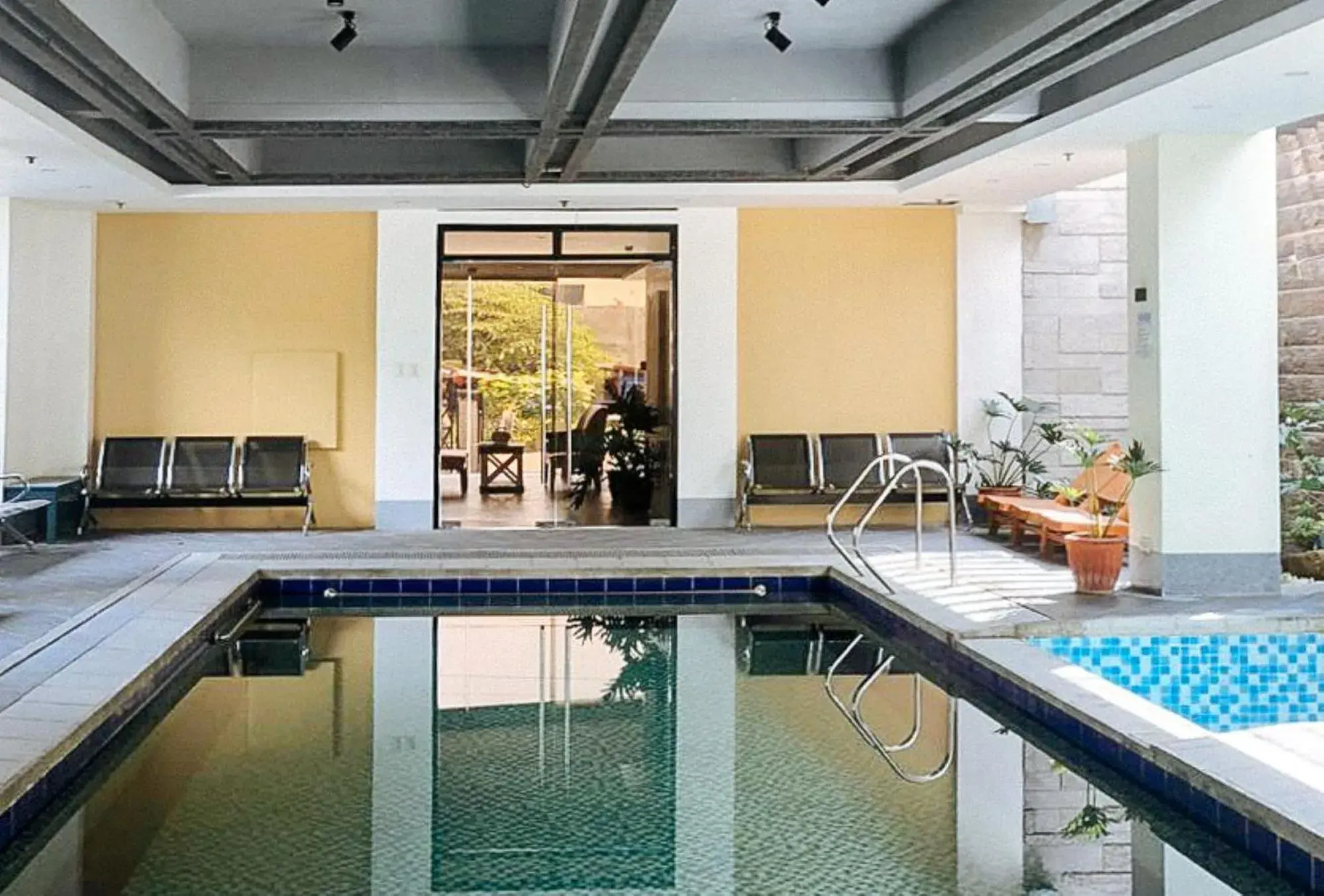 RedDoorz @ Occazia Hotel Pampanga RedDoorz @ Occazia Hotel Pampanga