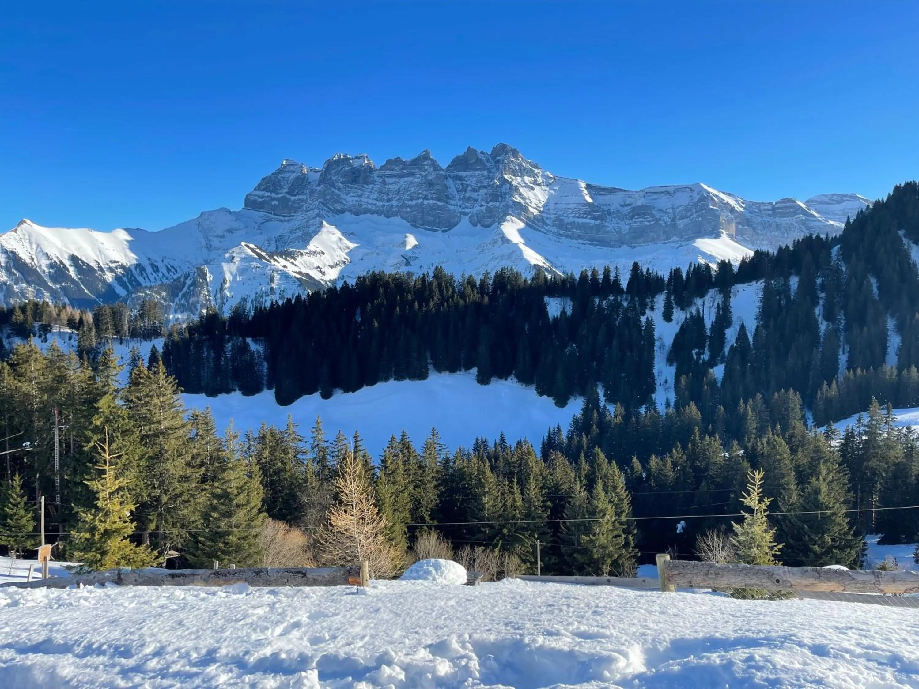 Winter in Mountain River Appart