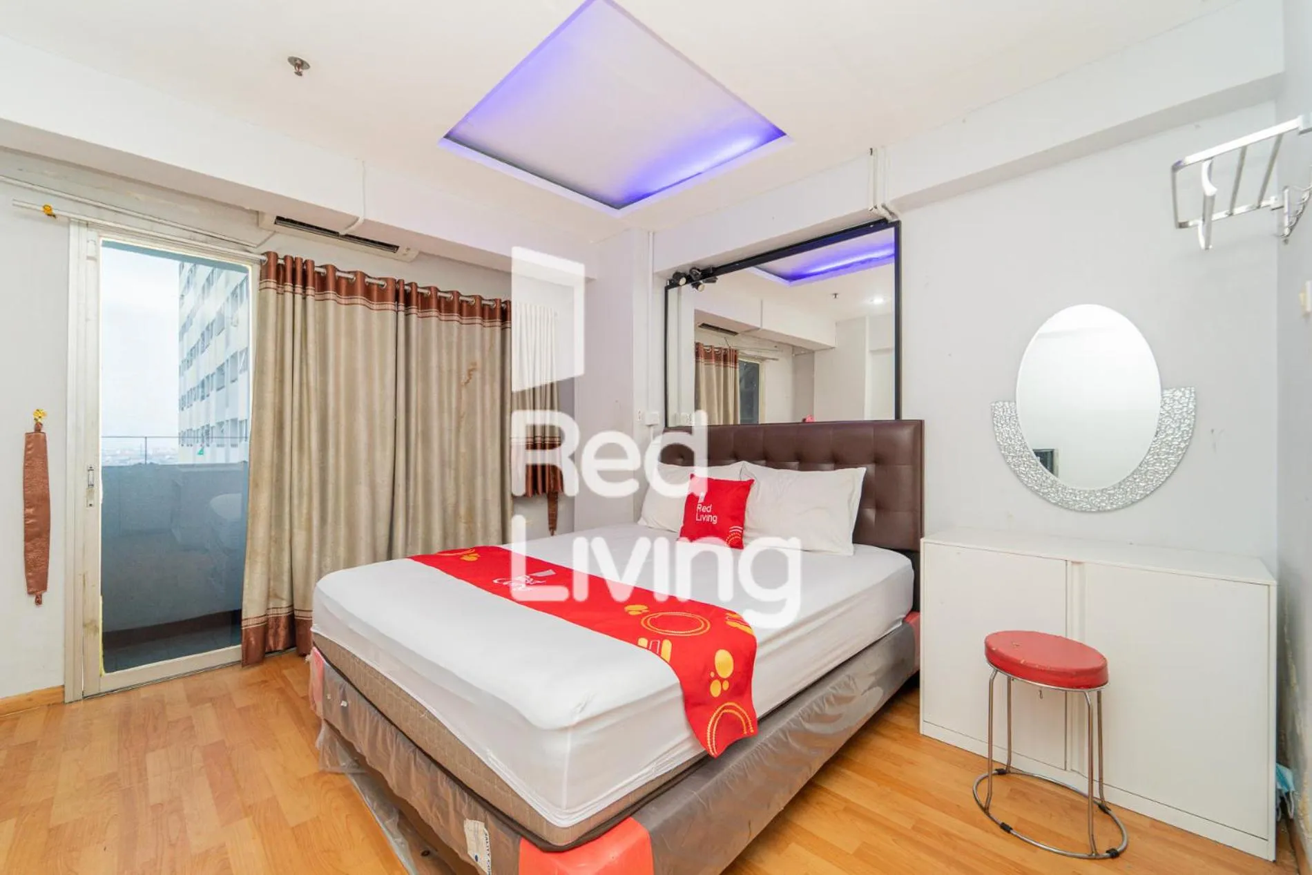 Bedroom, Bed in Apartemen Sentra Timur Residence - D Royal Property Tower Kuning