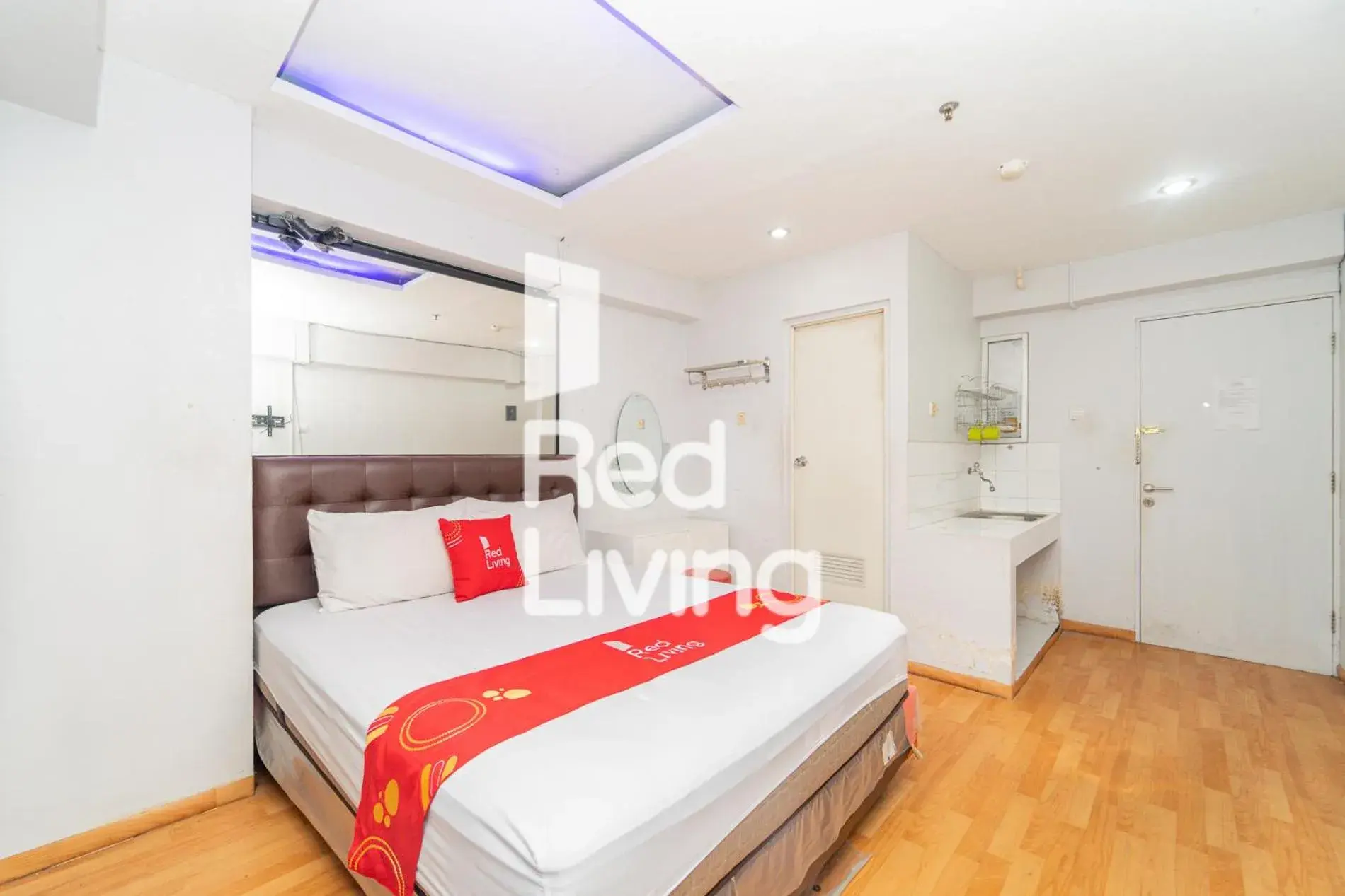 Bedroom, Bed in Apartemen Sentra Timur Residence - D Royal Property Tower Kuning Bedroom, Bed in Apartemen Sentra Timur Residence - D Royal Property Tower Kuning