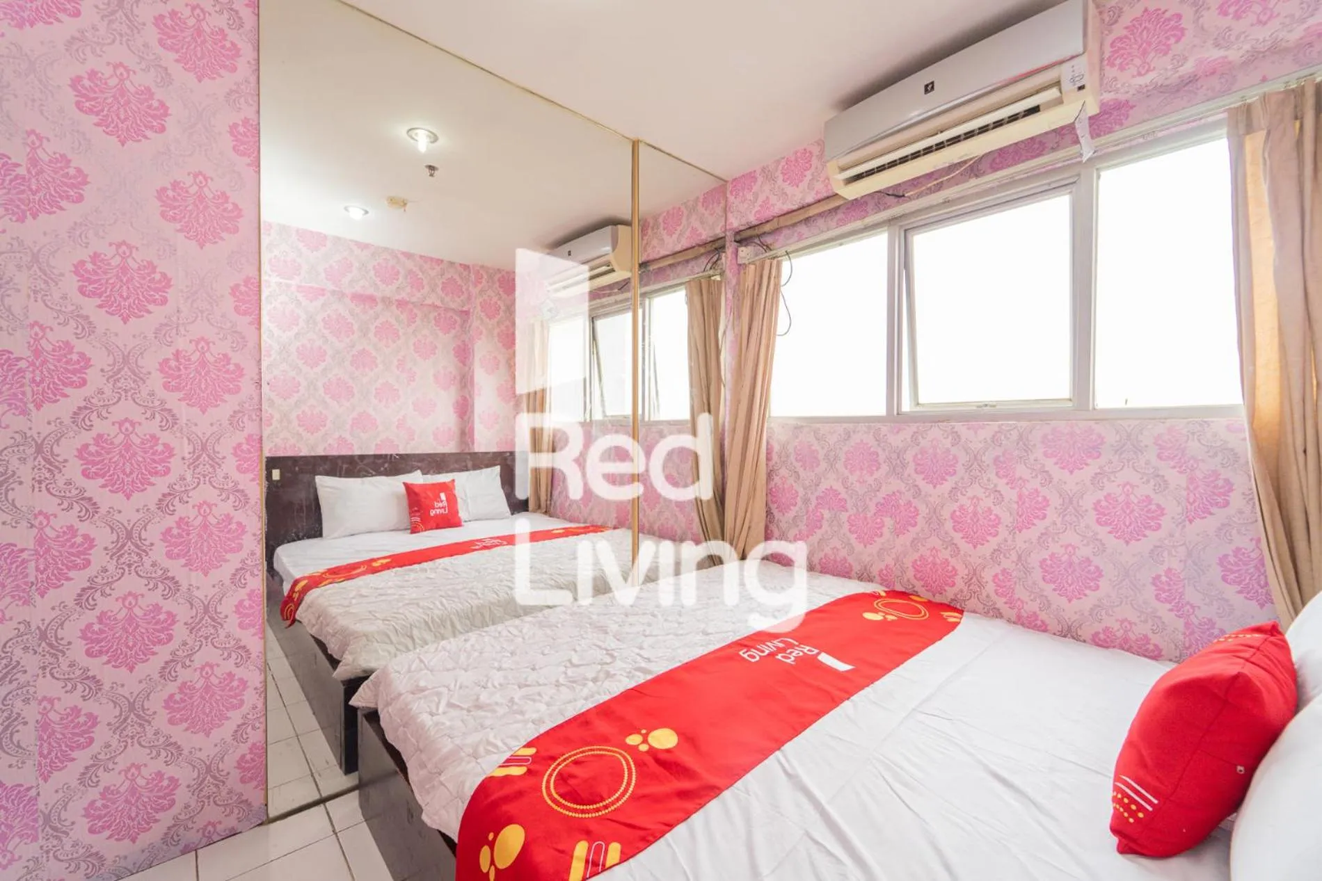 Bedroom, Bed in Apartemen Sentra Timur Residence - D Royal Property Tower Kuning