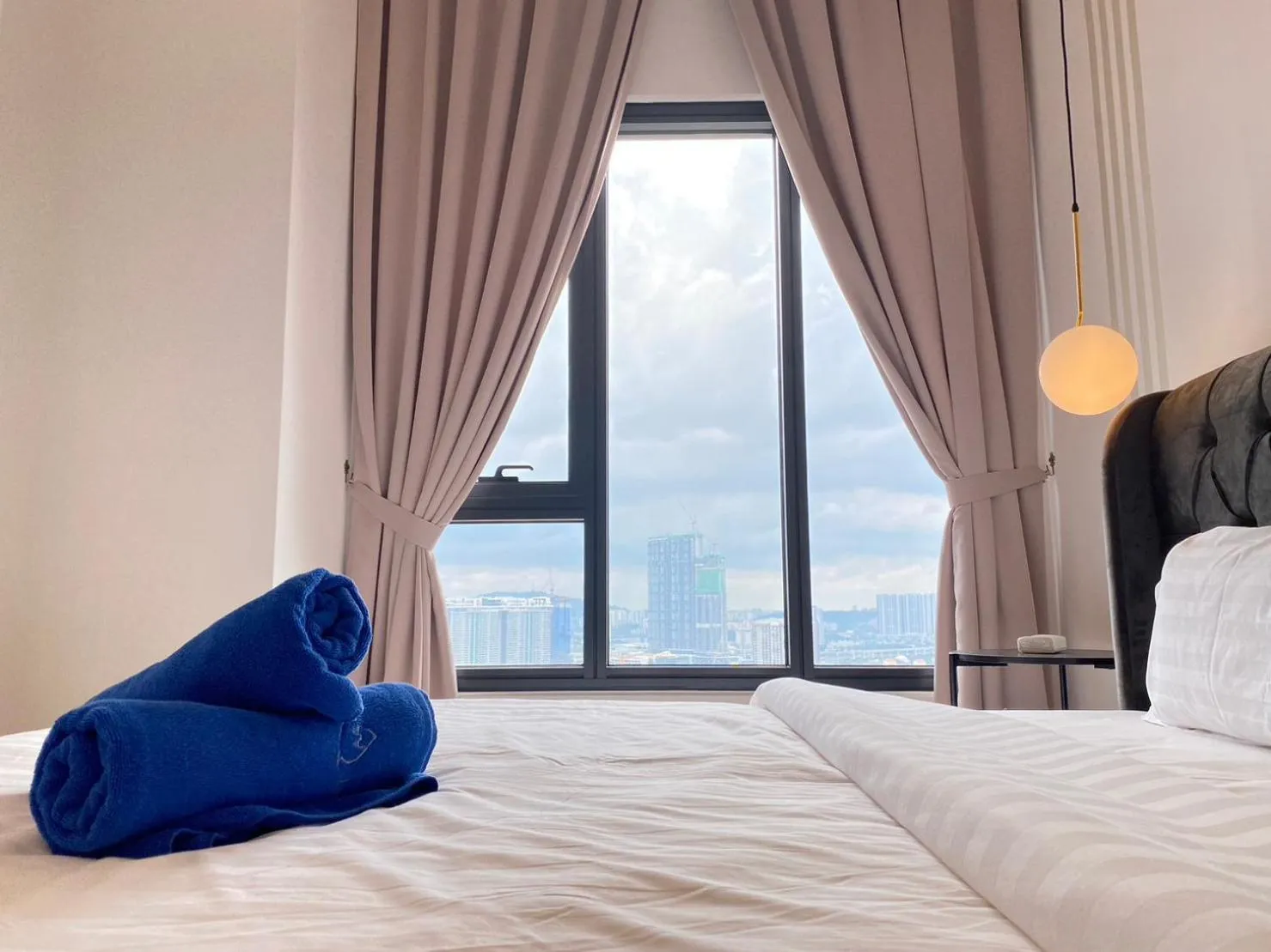 Bed in The Dolphin Lucentia Bukit Bintang KLCC Kuala Lumpur