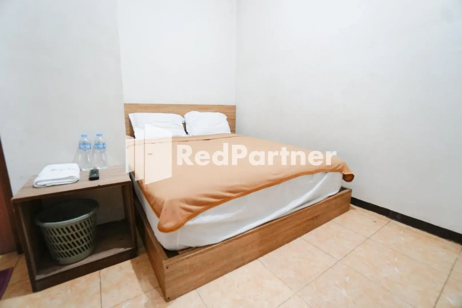 Bedroom, Bed in Bright Residence near ITC Mangga Dua Mitra RedDoorz Bedroom, Bed in Bright Residence near ITC Mangga Dua Mitra RedDoorz