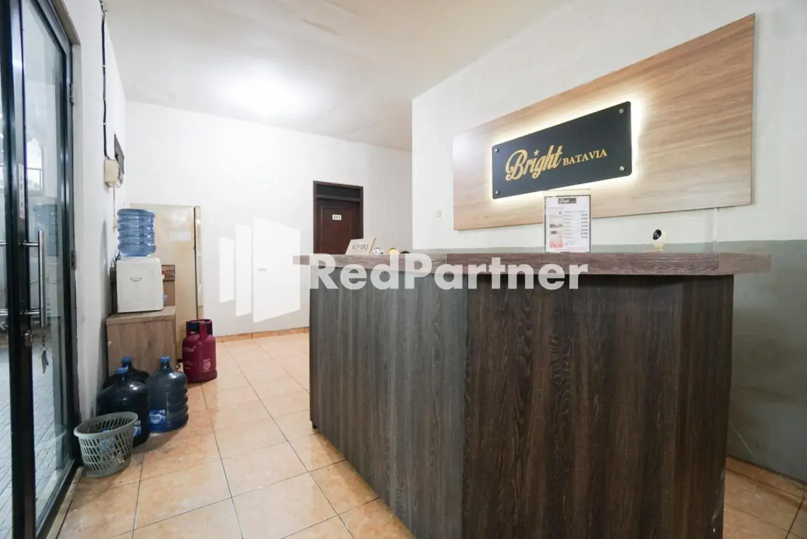 Lobby or reception in Bright Residence near ITC Mangga Dua Mitra RedDoorz Lobby or reception in Bright Residence near ITC Mangga Dua Mitra RedDoorz