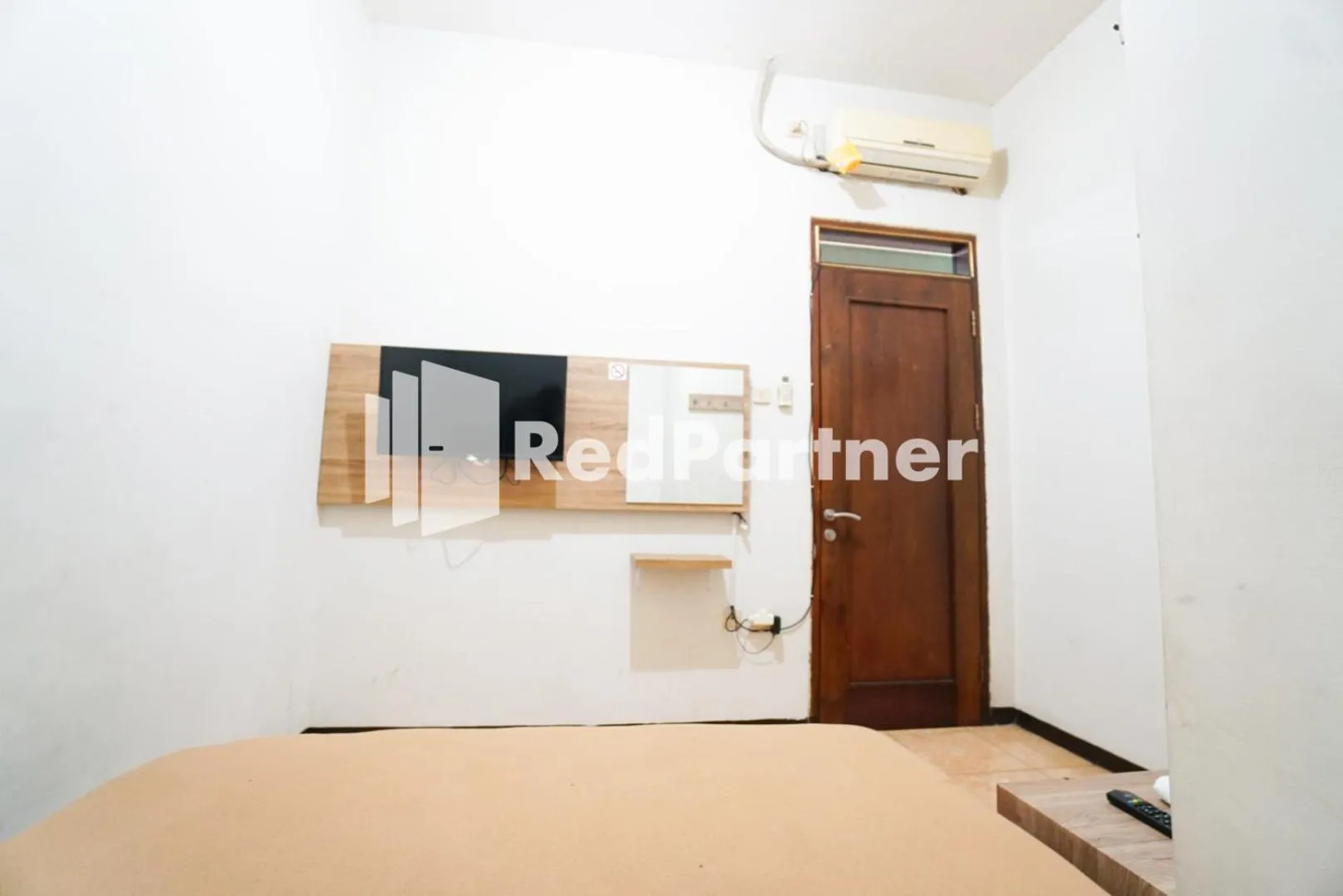 Bedroom, Bed in Bright Residence near ITC Mangga Dua Mitra RedDoorz