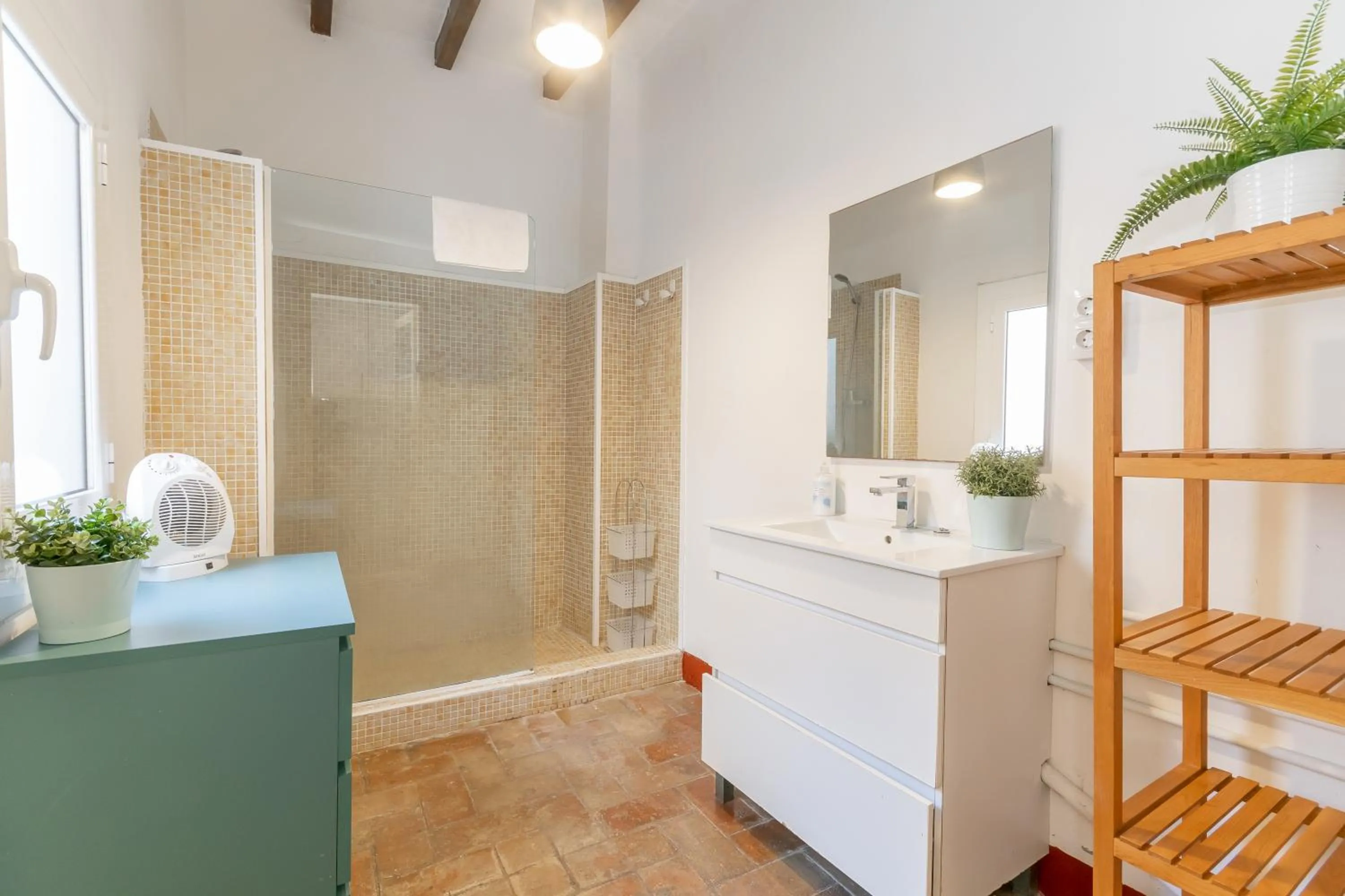 Shower in Vistamar 2: Primera línea de mar con gran terraza