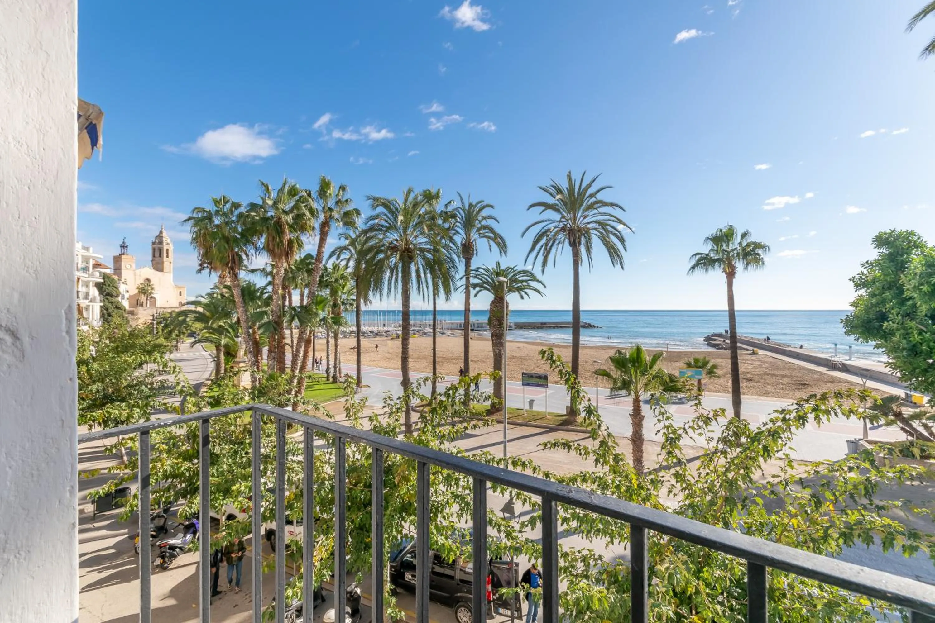 Nearby landmark in Vistamar 2: Primera línea de mar con gran terraza