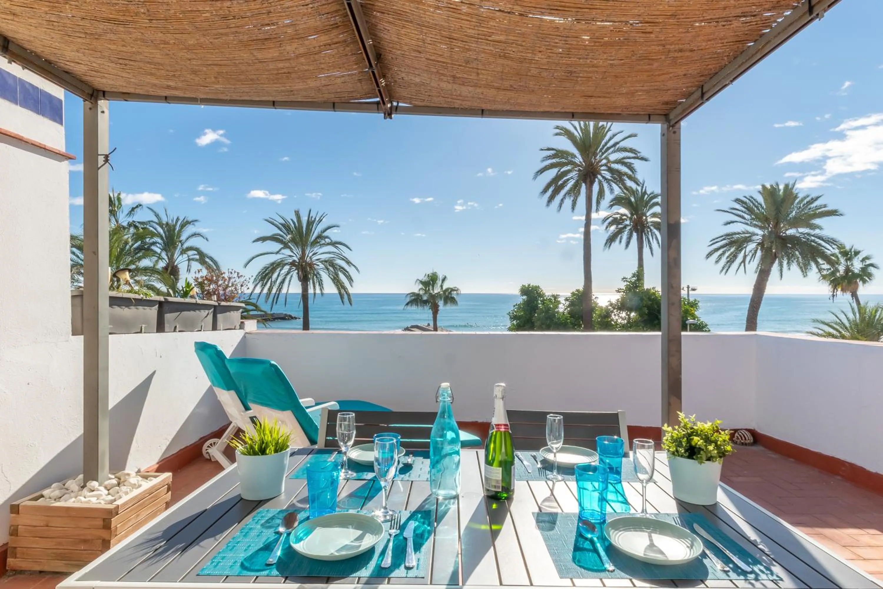 Balcony/Terrace in Vistamar 2: Primera línea de mar con gran terraza