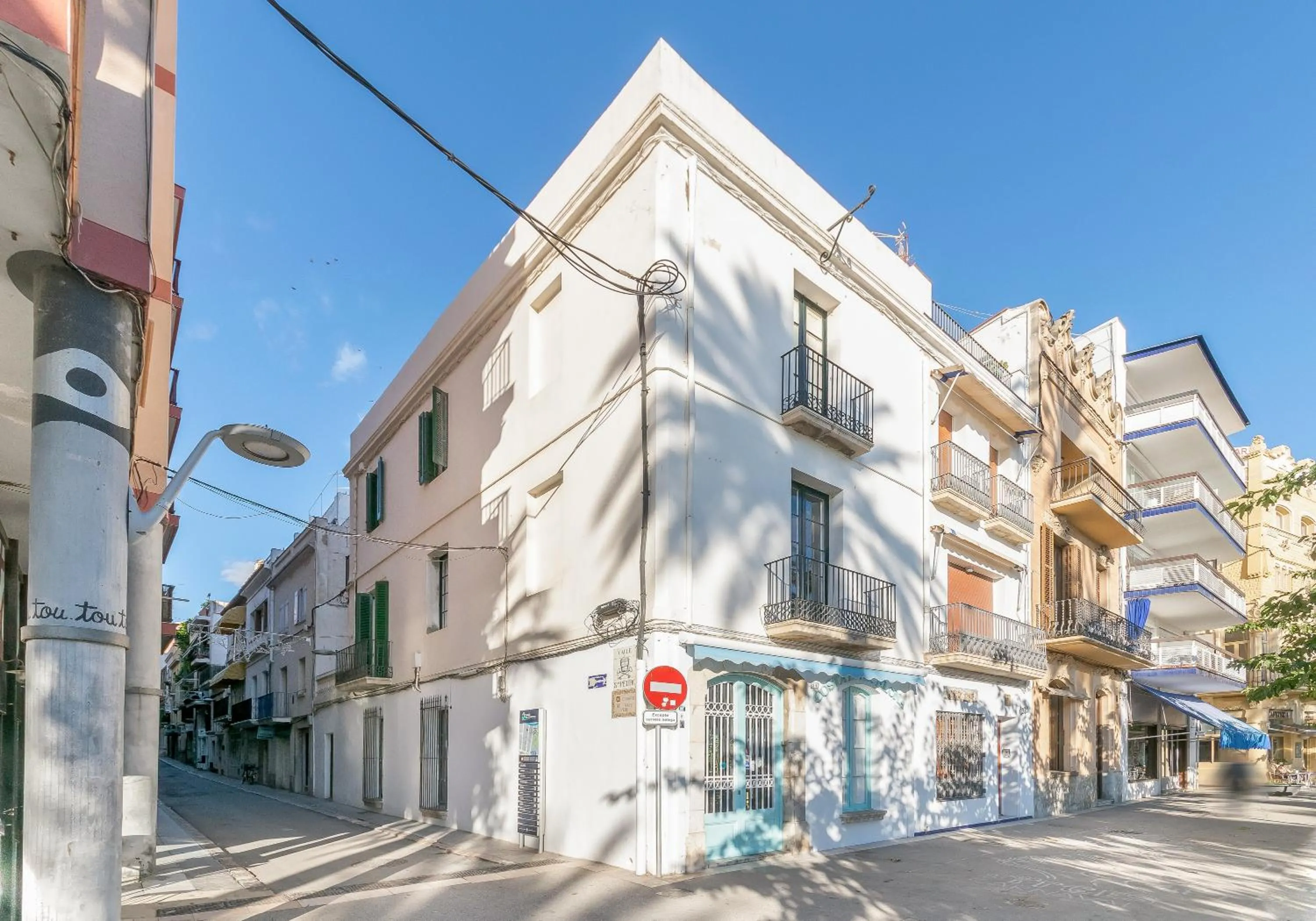 Property building in Vistamar 2: Primera línea de mar con gran terraza
