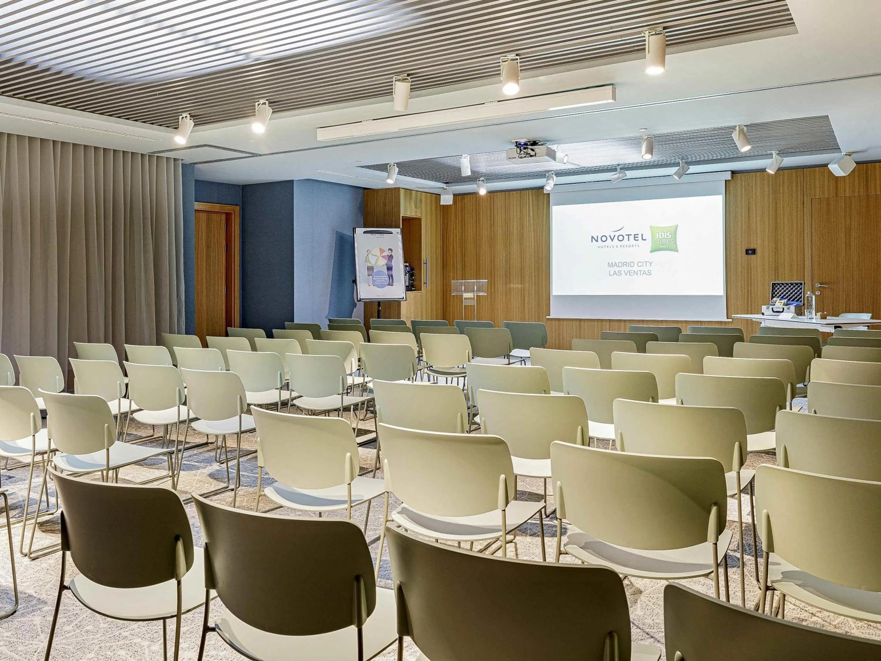 Meeting/conference room in Novotel Madrid City Las Ventas