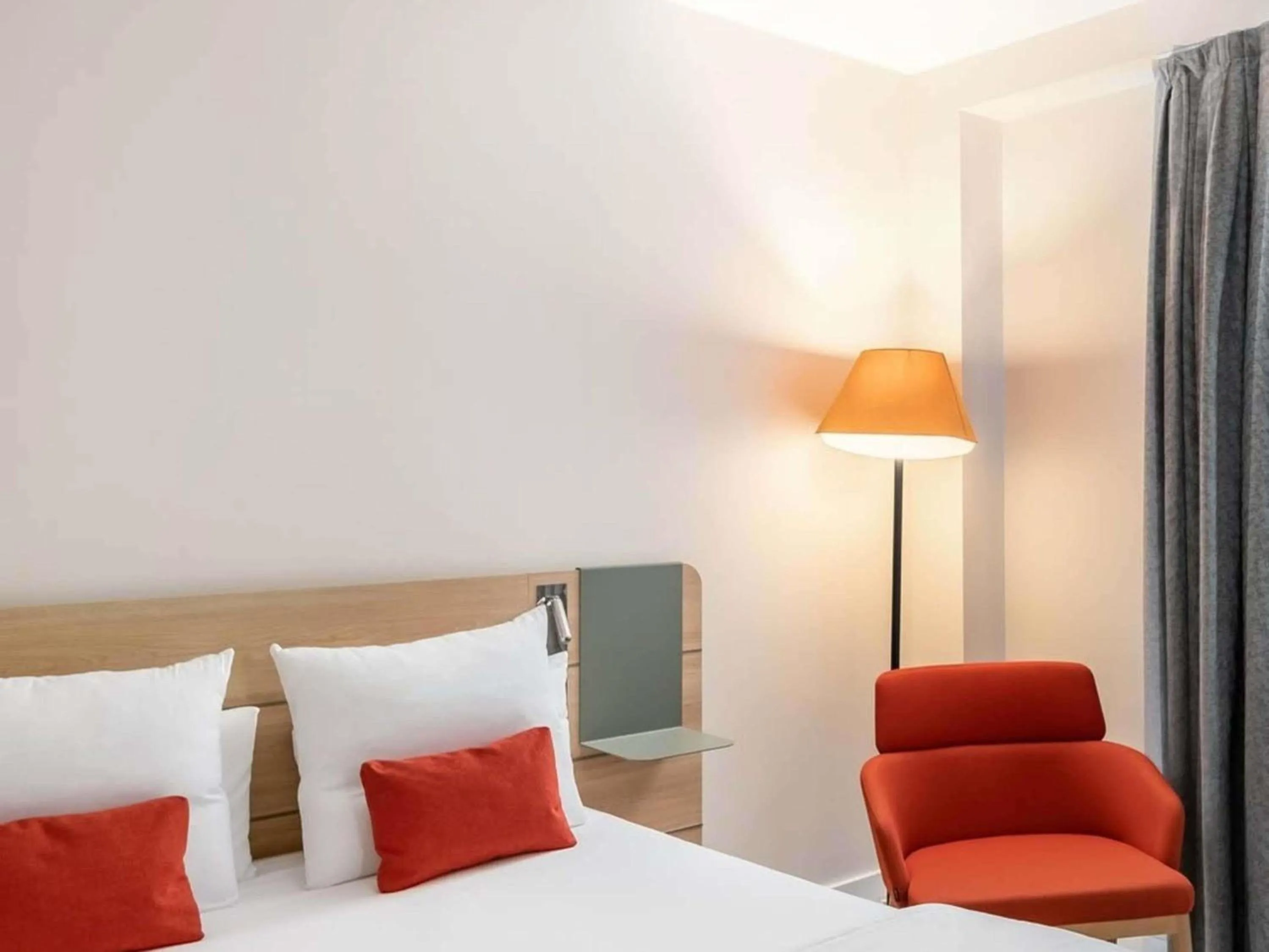 Bedroom, Bed in Novotel Madrid City Las Ventas