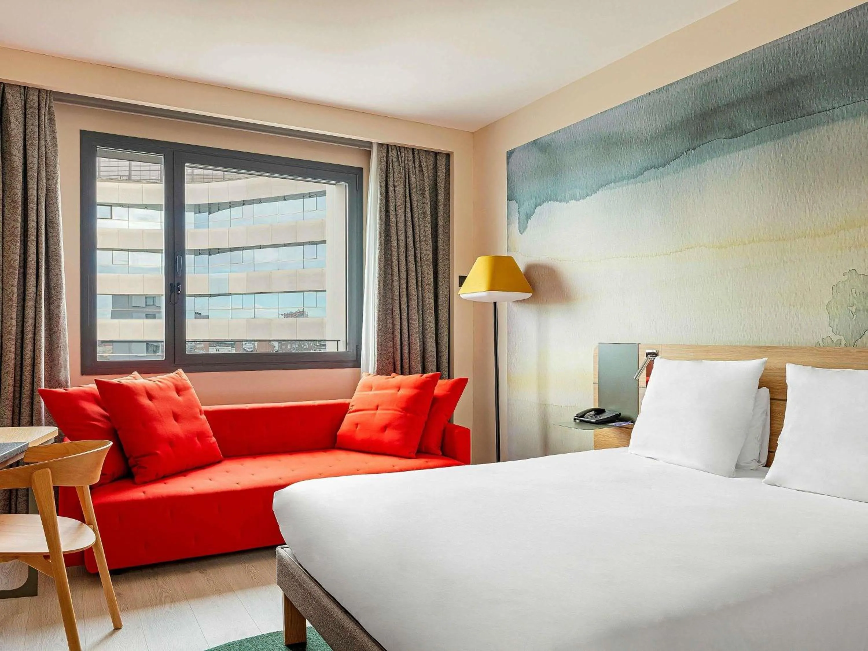 Bedroom, Bed in Novotel Madrid City Las Ventas