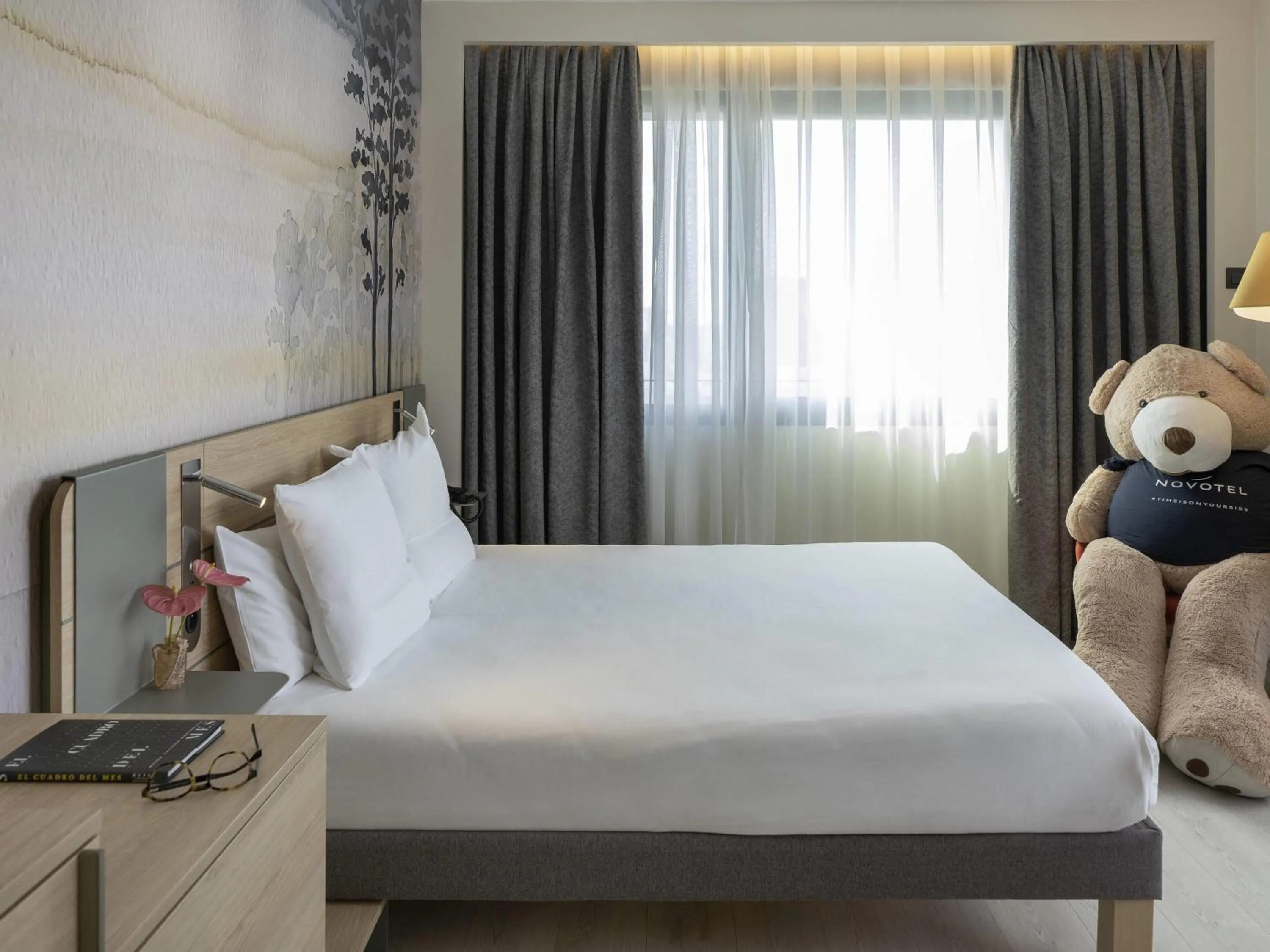 Bedroom, Bed in Novotel Madrid City Las Ventas