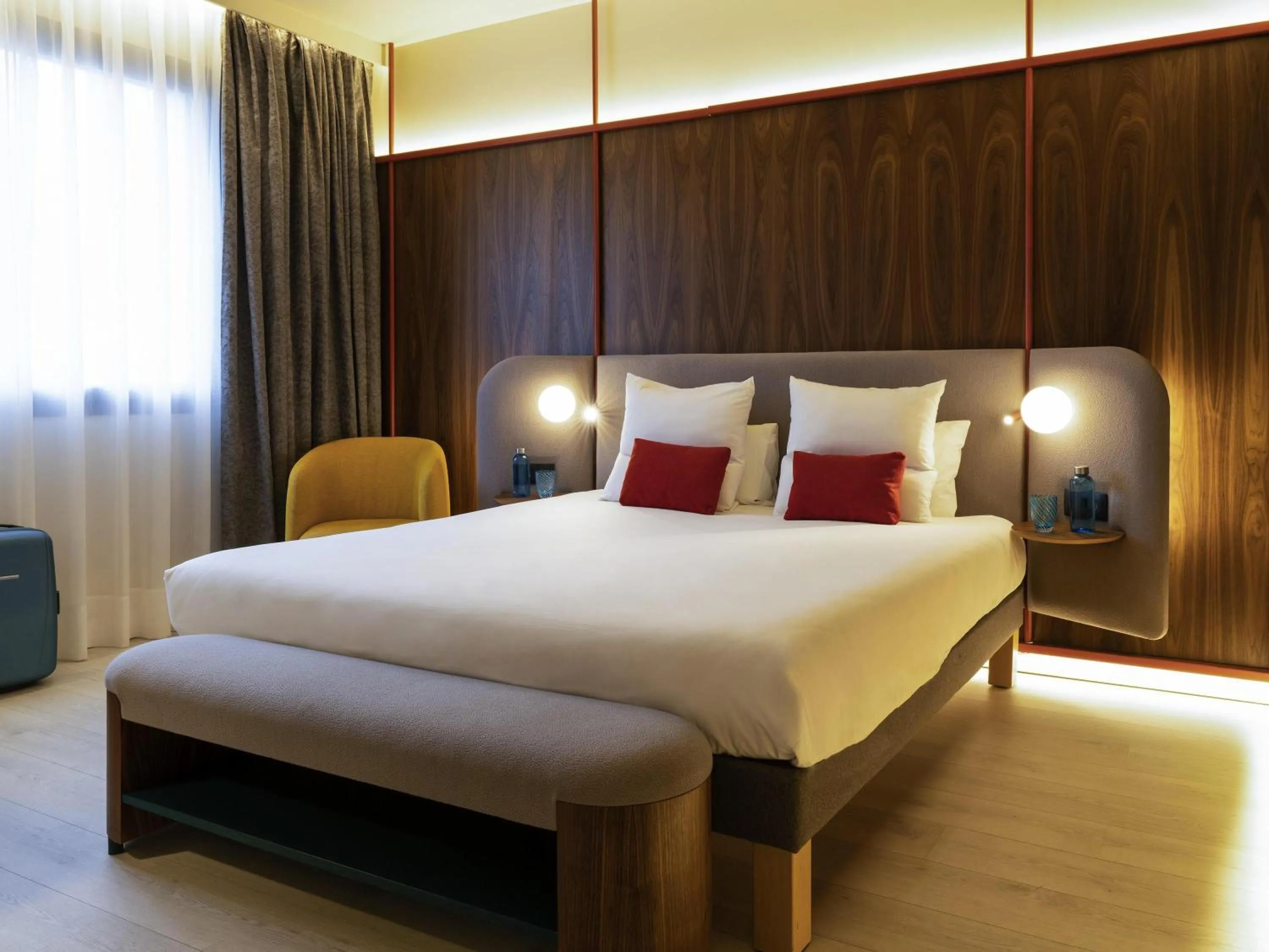 Bedroom, Bed in Novotel Madrid City Las Ventas