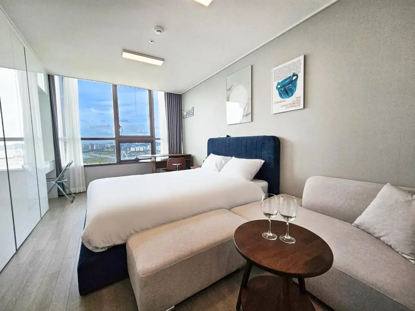 Bed in UH FLAT The SONGDO Bed in UH FLAT The SONGDO