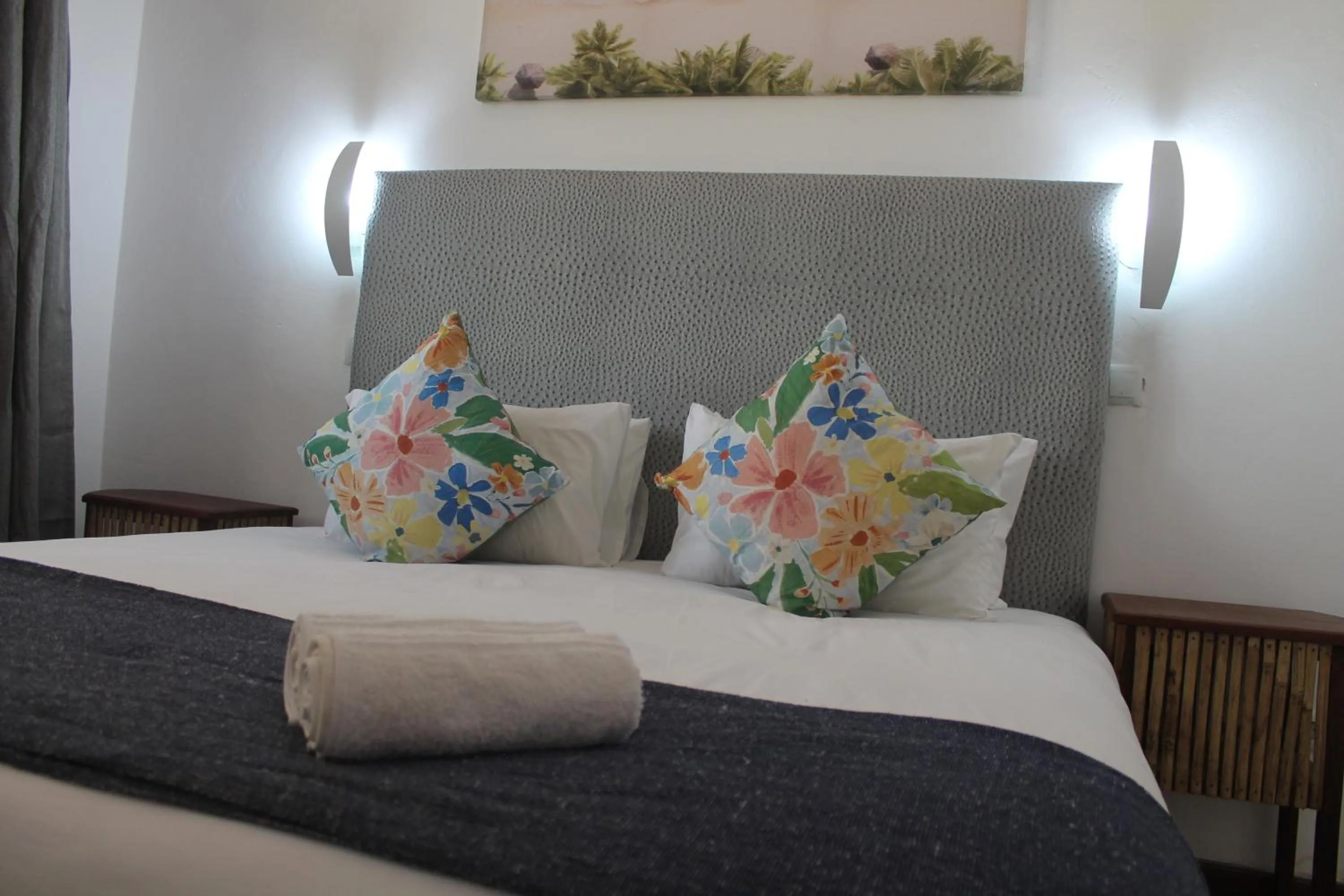 Bed in Wharf Side Inn