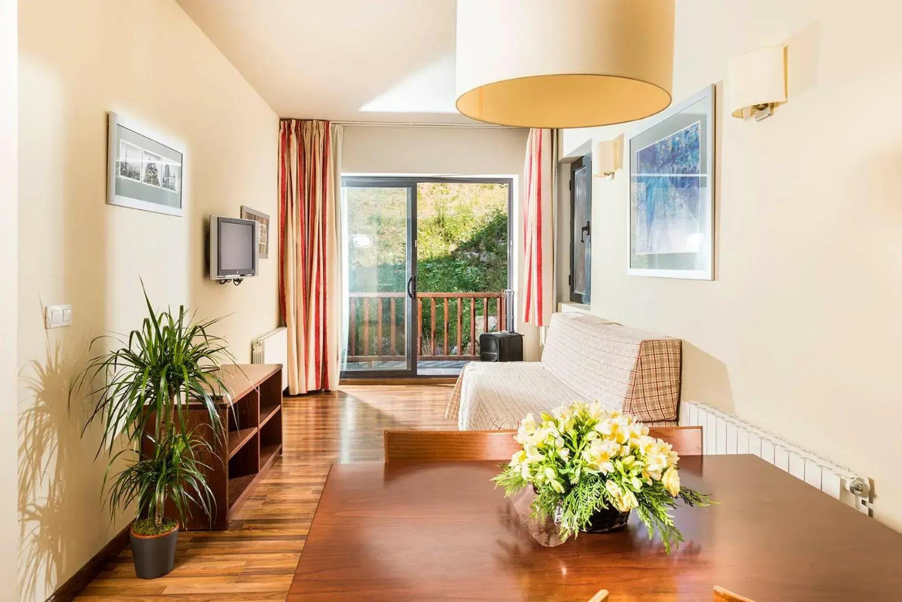 Living room in Guitart La Molina Aparthotel & Spa Living room in Guitart La Molina Aparthotel & Spa