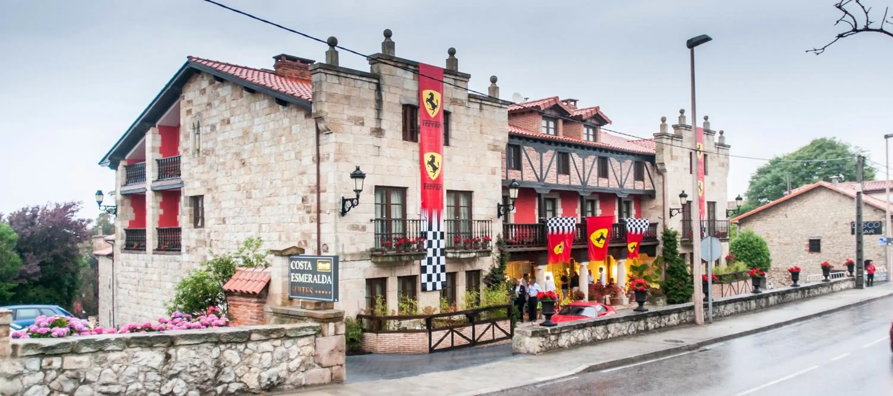 Facade/entrance in Costa Esmeralda Suites Facade/entrance in Costa Esmeralda Suites