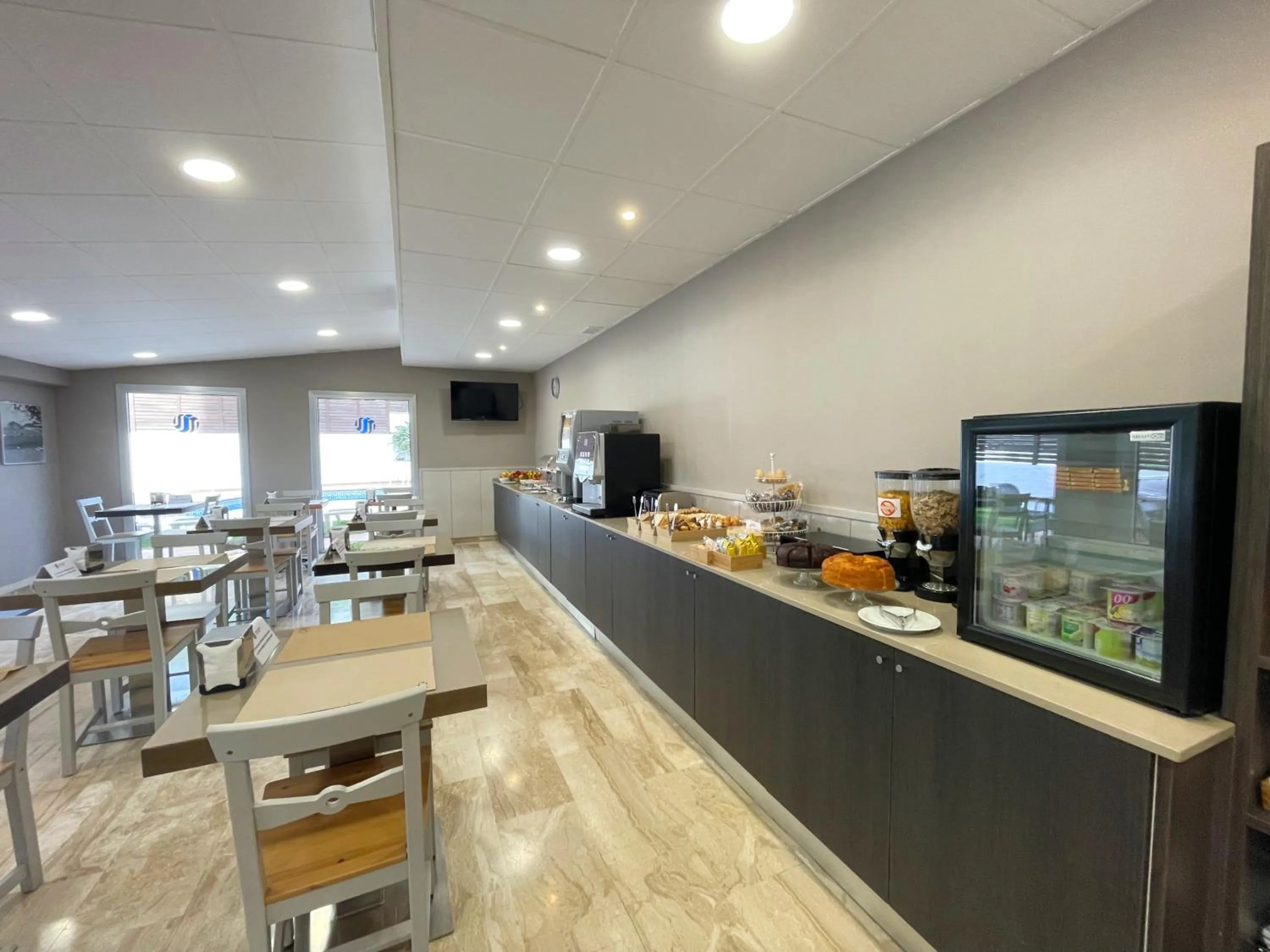 Buffet breakfast in Hotel Turissa